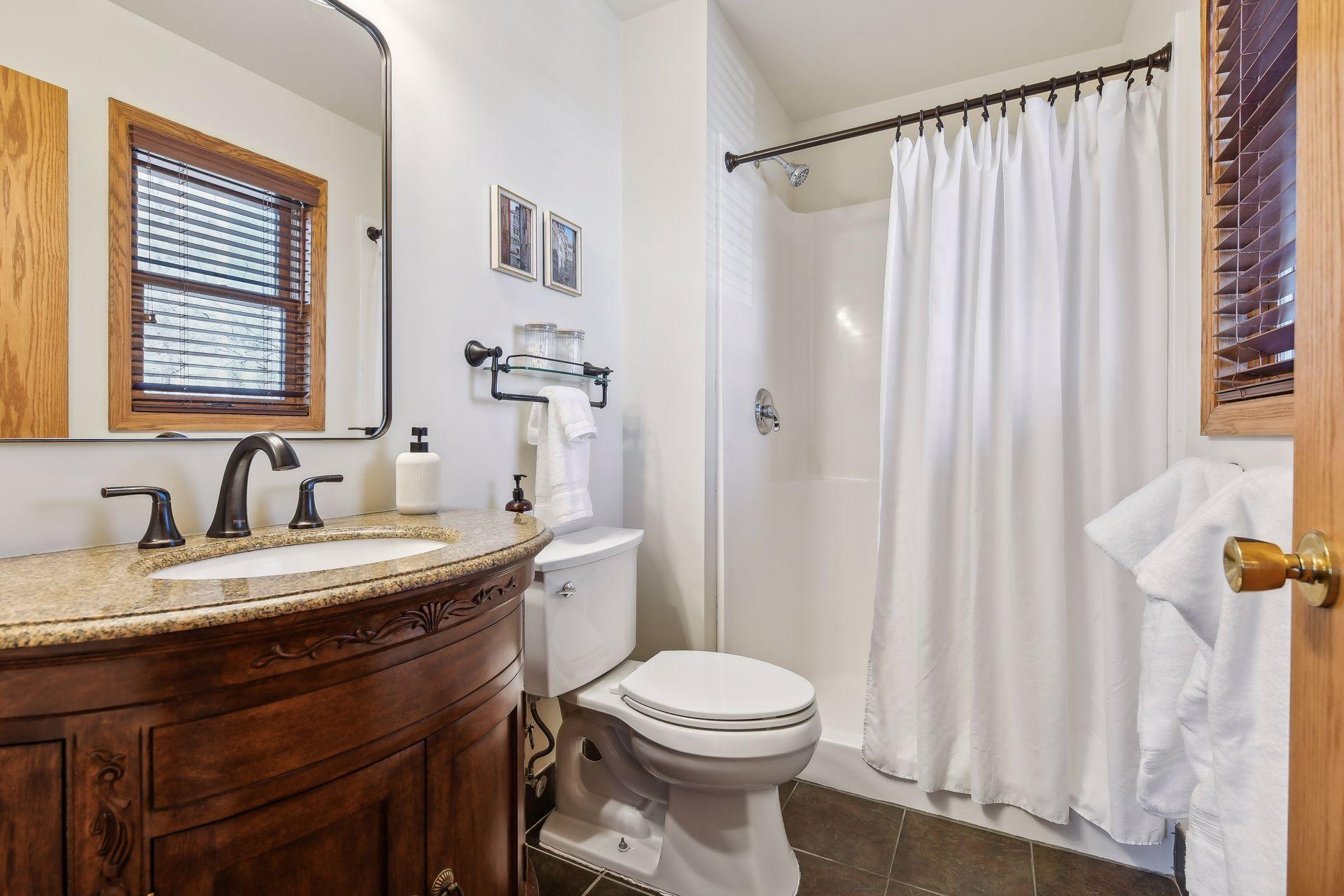 325 Quincy Street NE