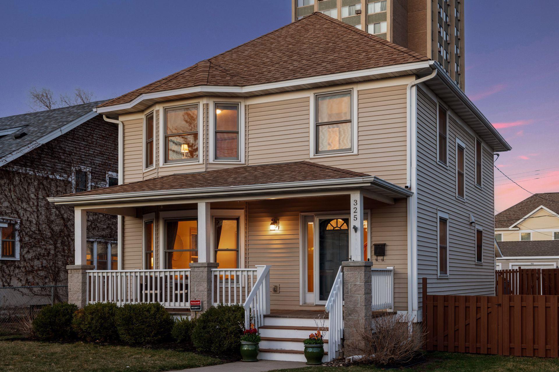 325 Quincy Street NE