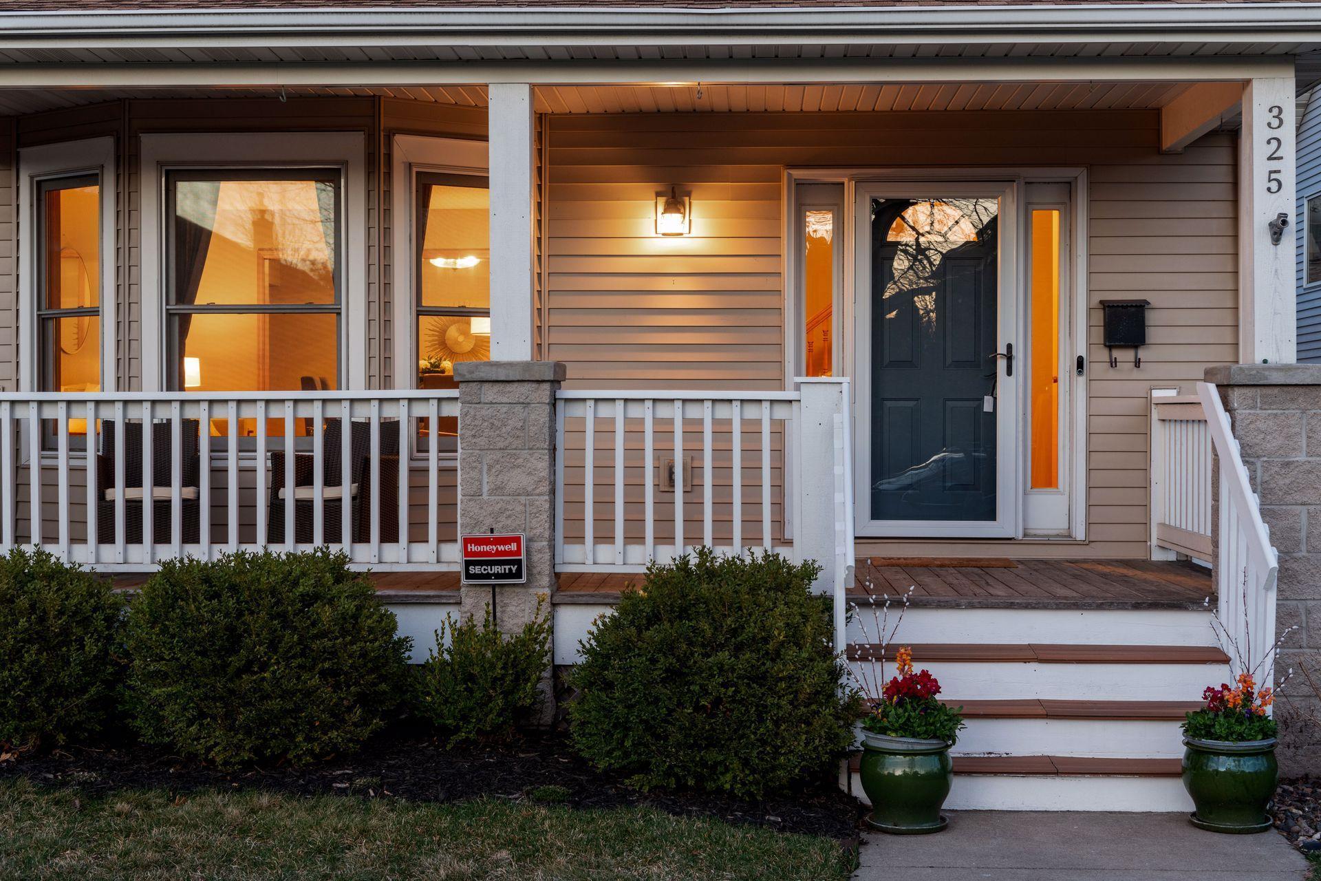 325 Quincy Street NE