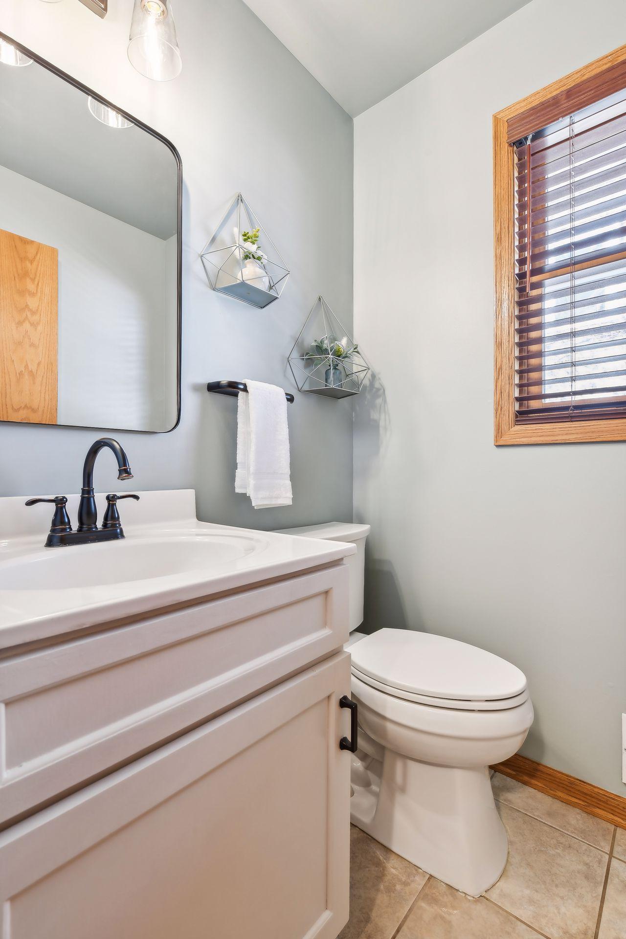 325 Quincy Street NE