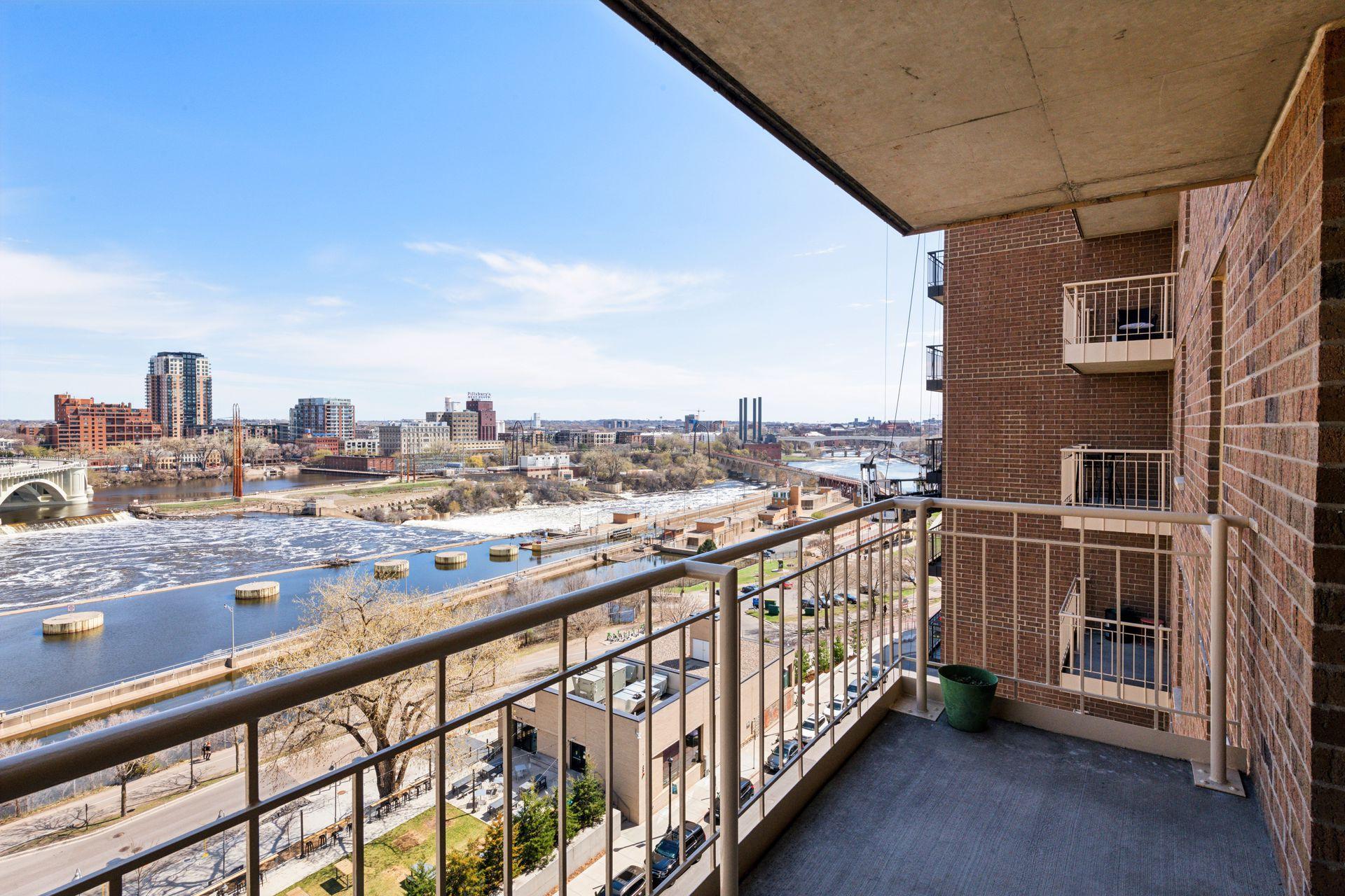 401 S 1st Street Unit: 917