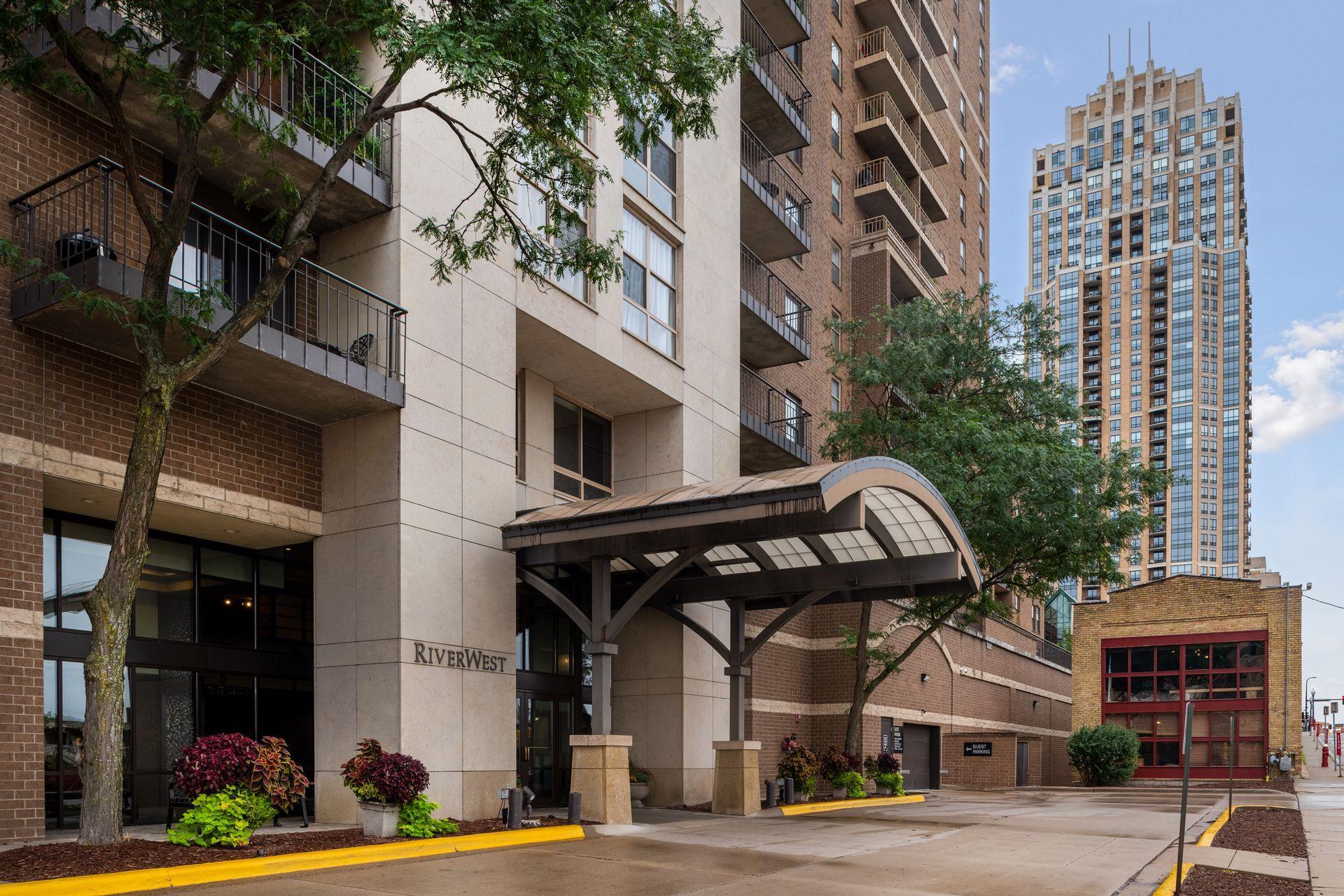 401 S 1st Street Unit: 917