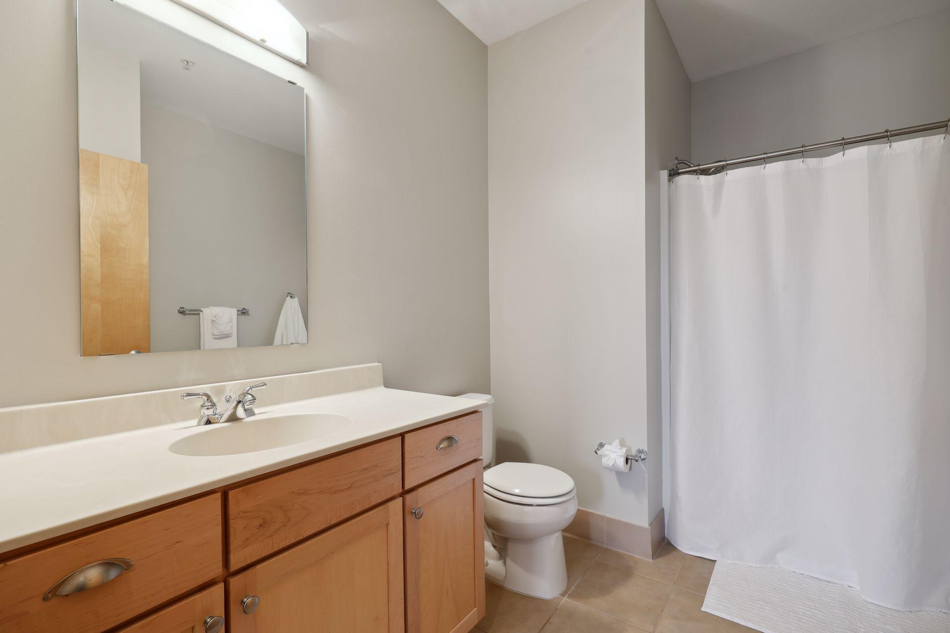 4500 Chicago Avenue Unit: 208