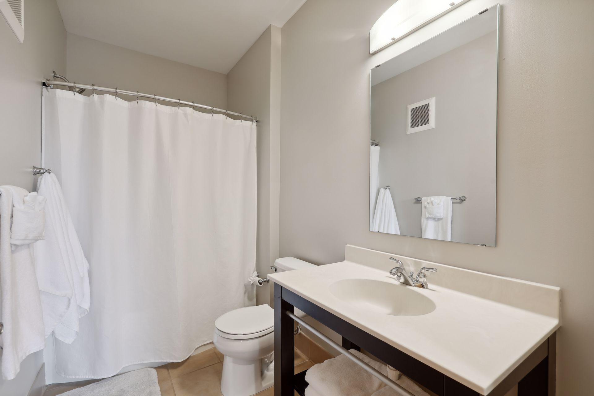 4500 Chicago Avenue Unit: 208