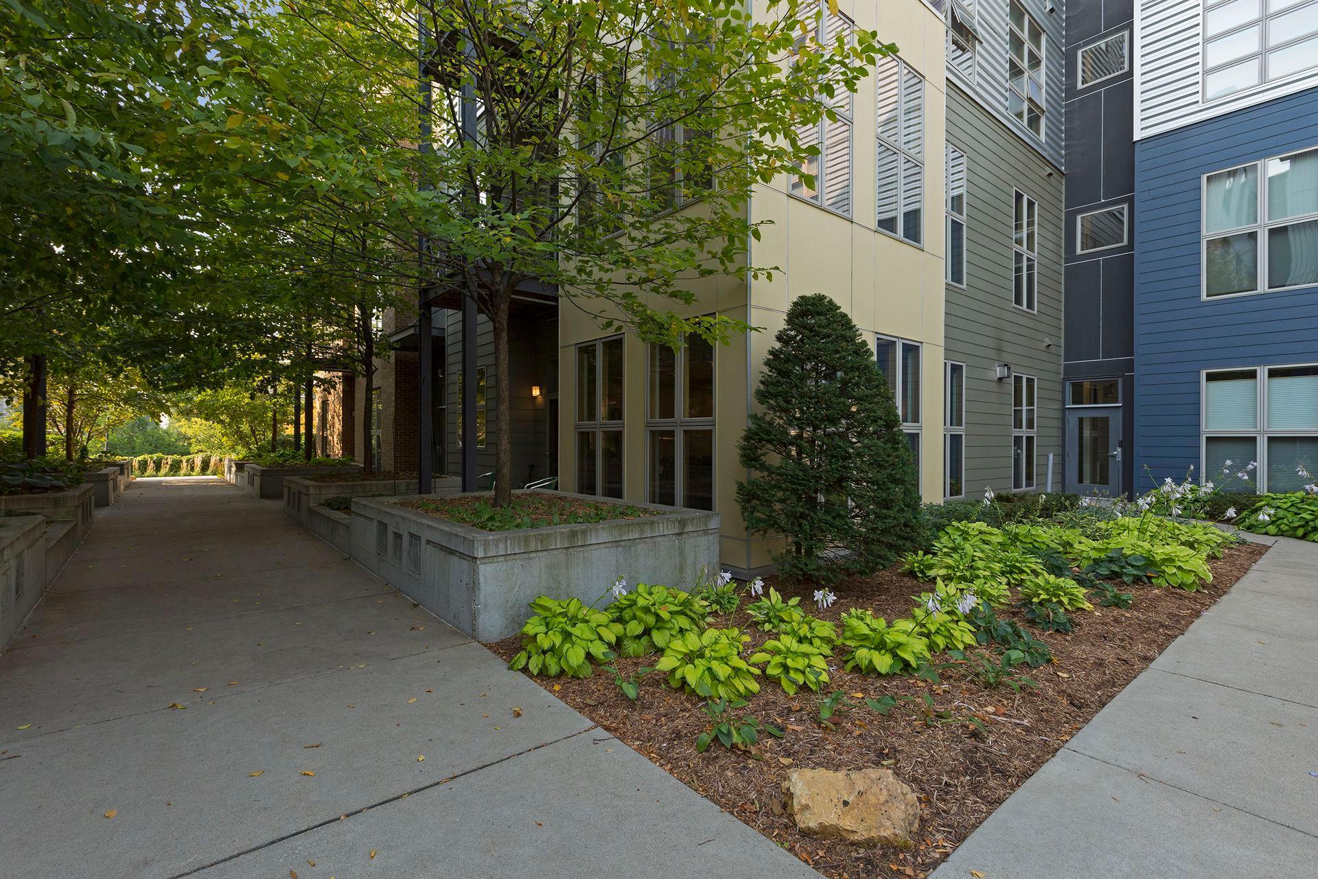 2845 Colfax Avenue S Unit: W401