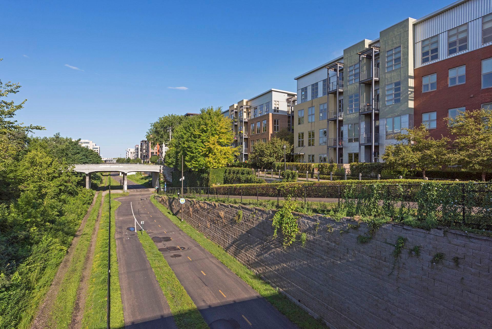 2845 Colfax Avenue S Unit: W401