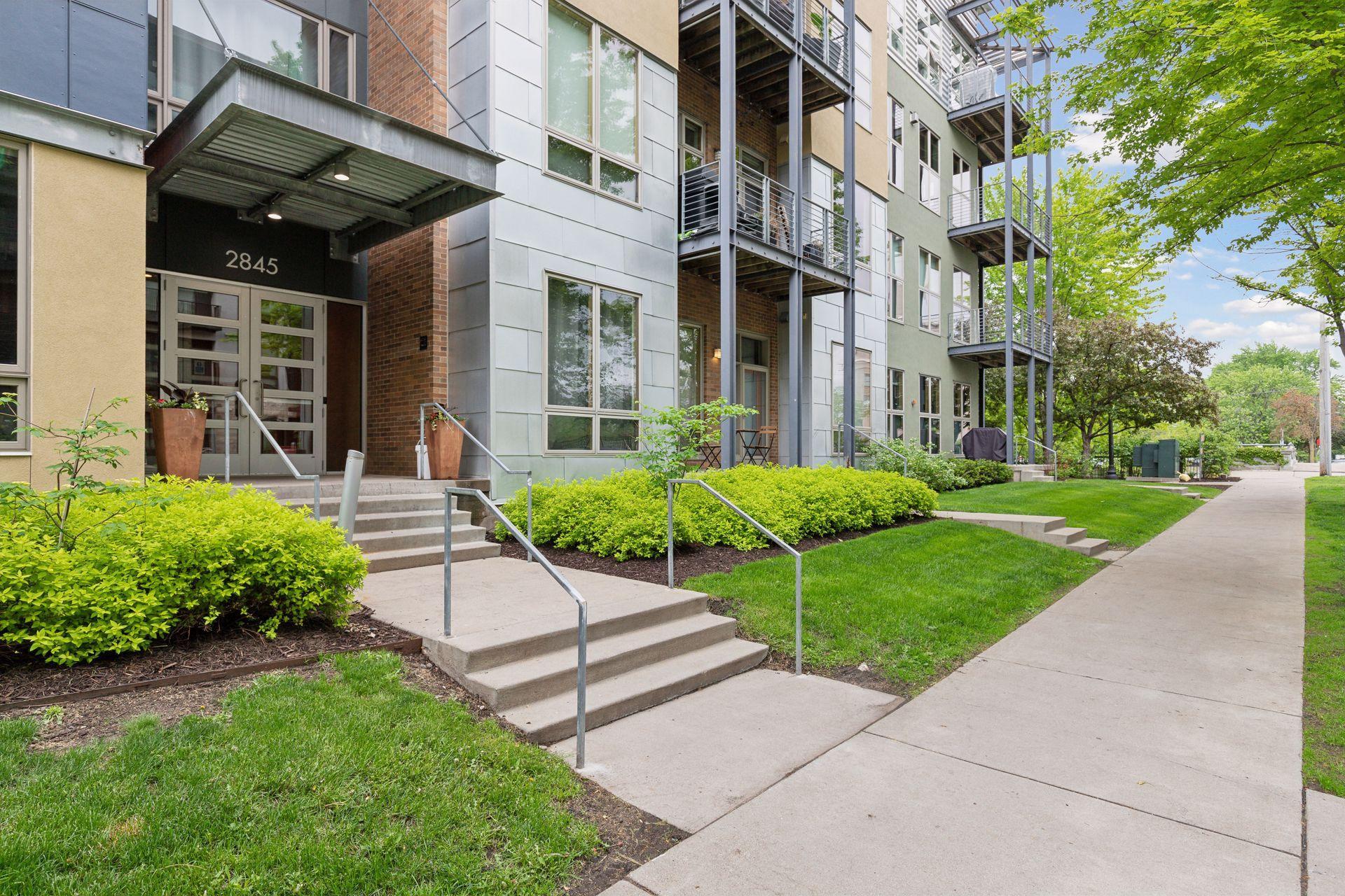 2845 Colfax Avenue S Unit: W401