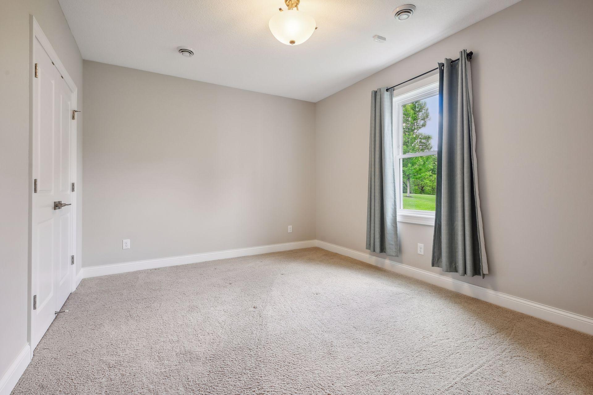 1460 Lakeway Court