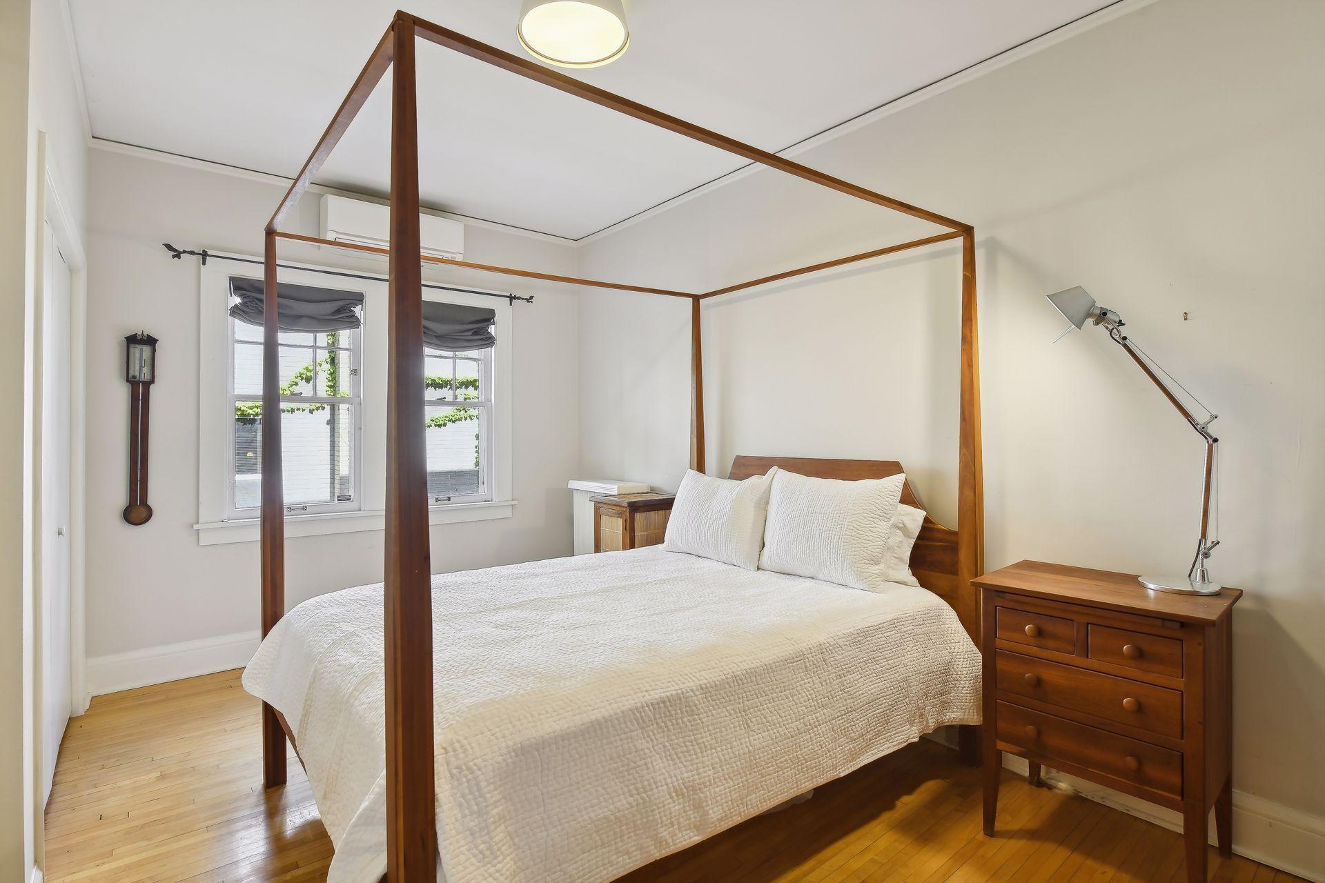 1716 Irving Avenue S