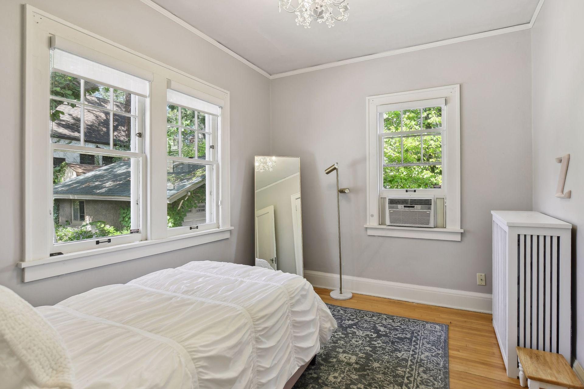 1716 Irving Avenue S