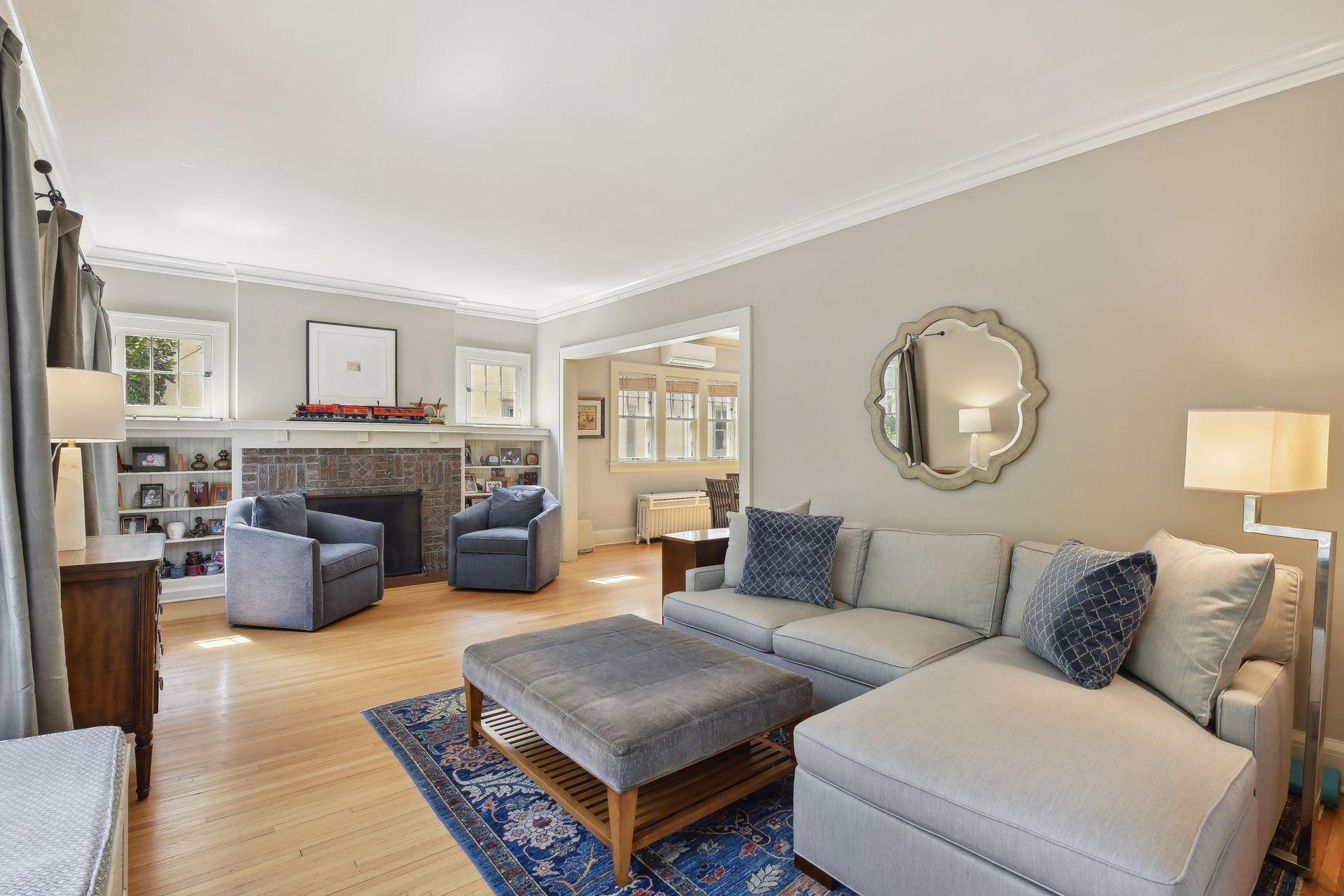 1716 Irving Avenue S