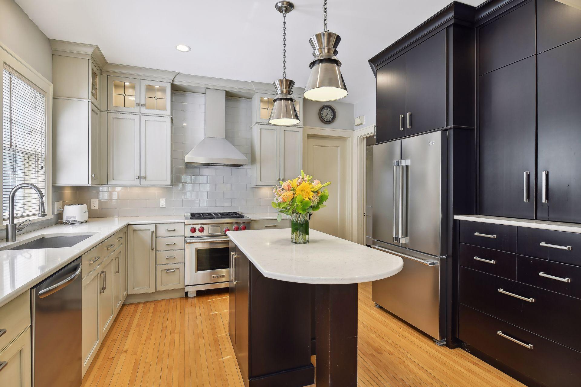 1716 Irving Avenue S