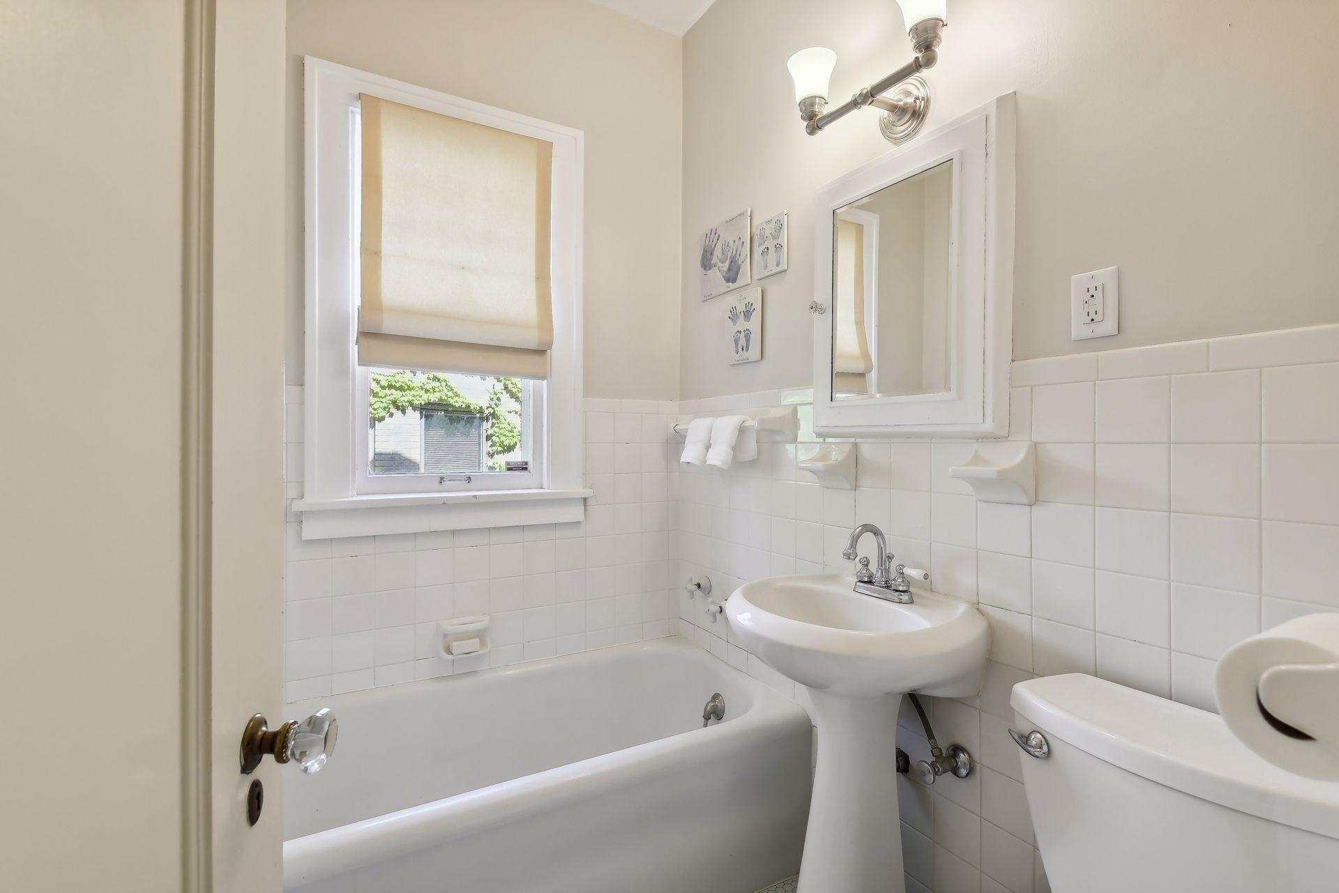 1716 Irving Avenue S