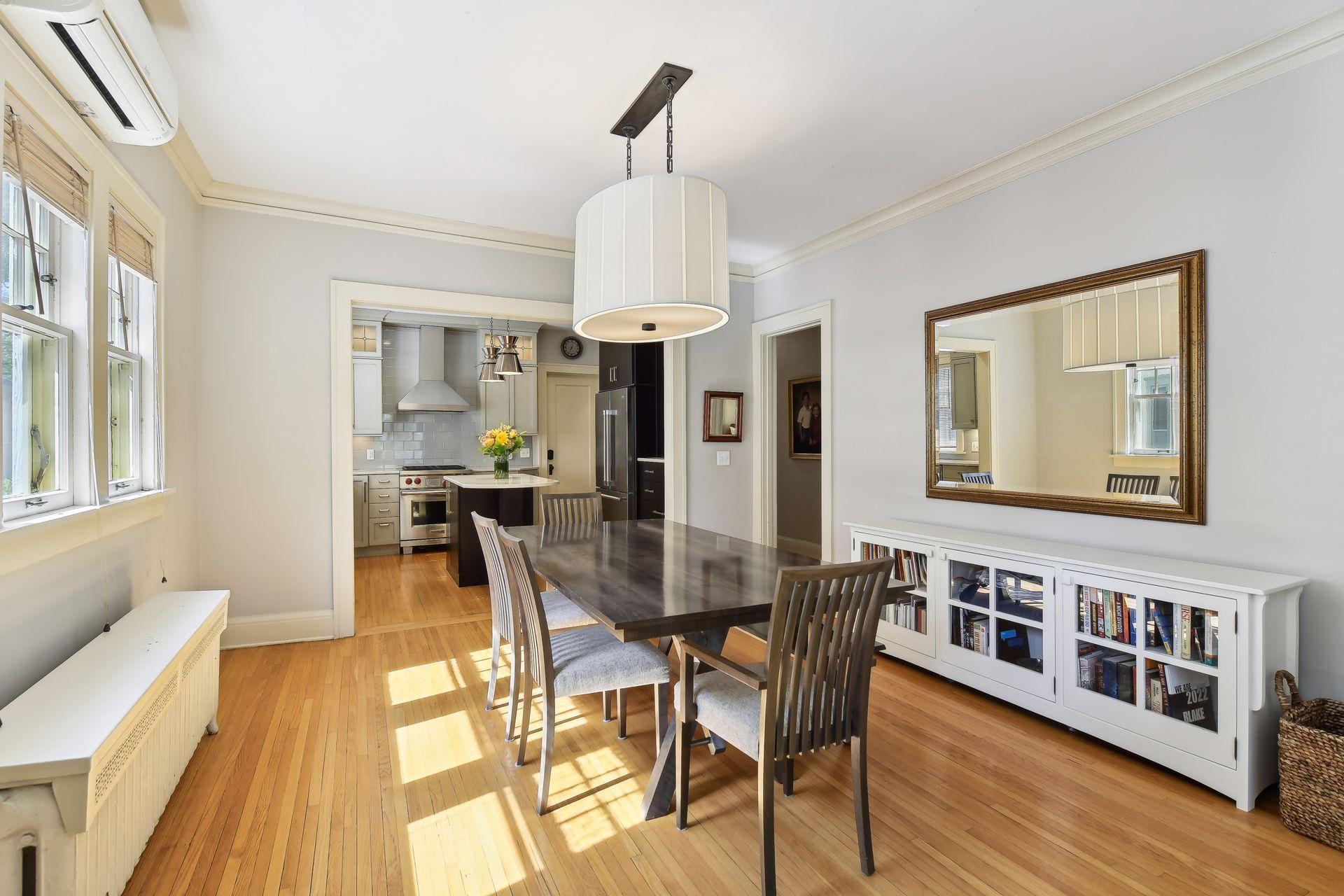 1716 Irving Avenue S