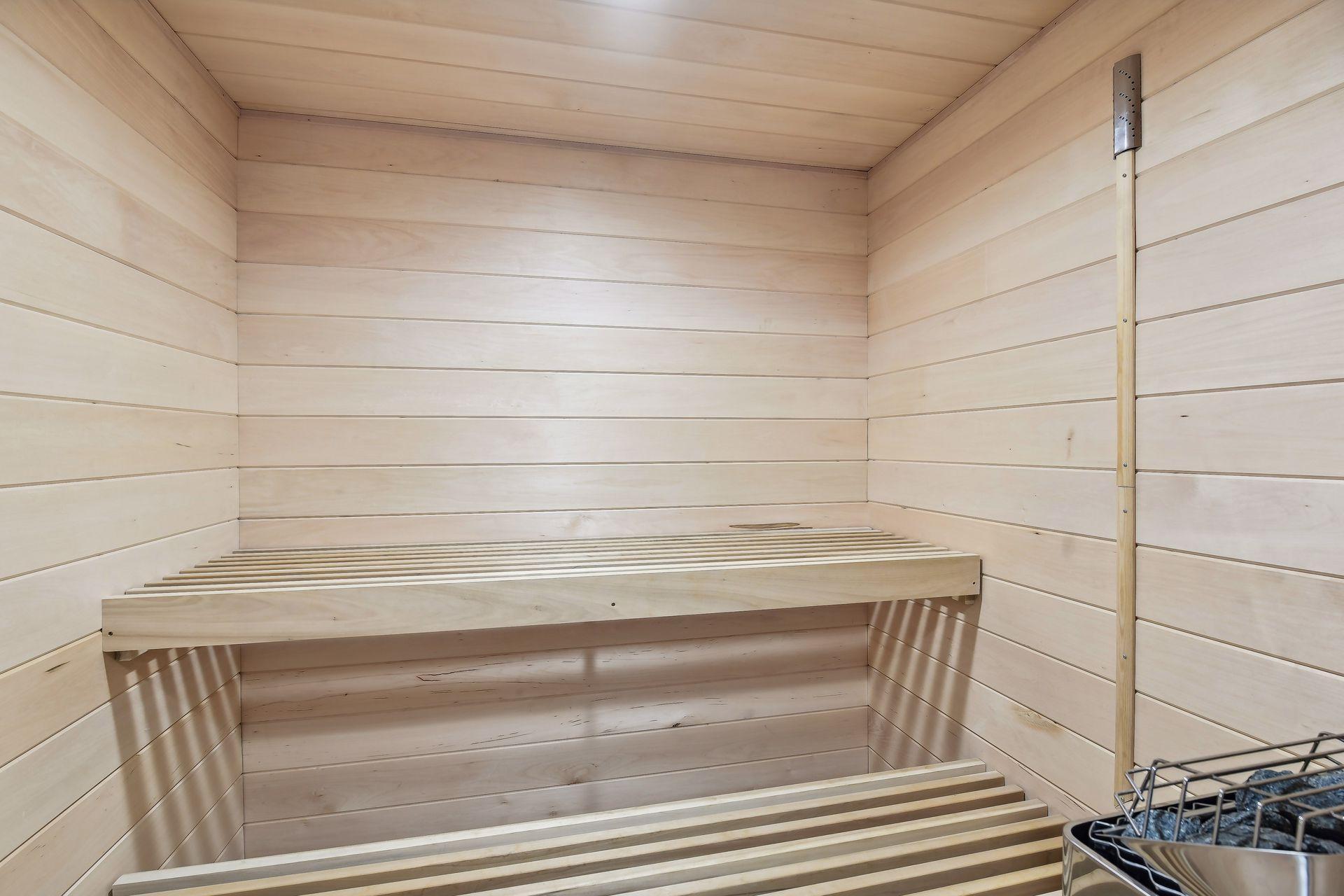 1716 Irving Avenue S