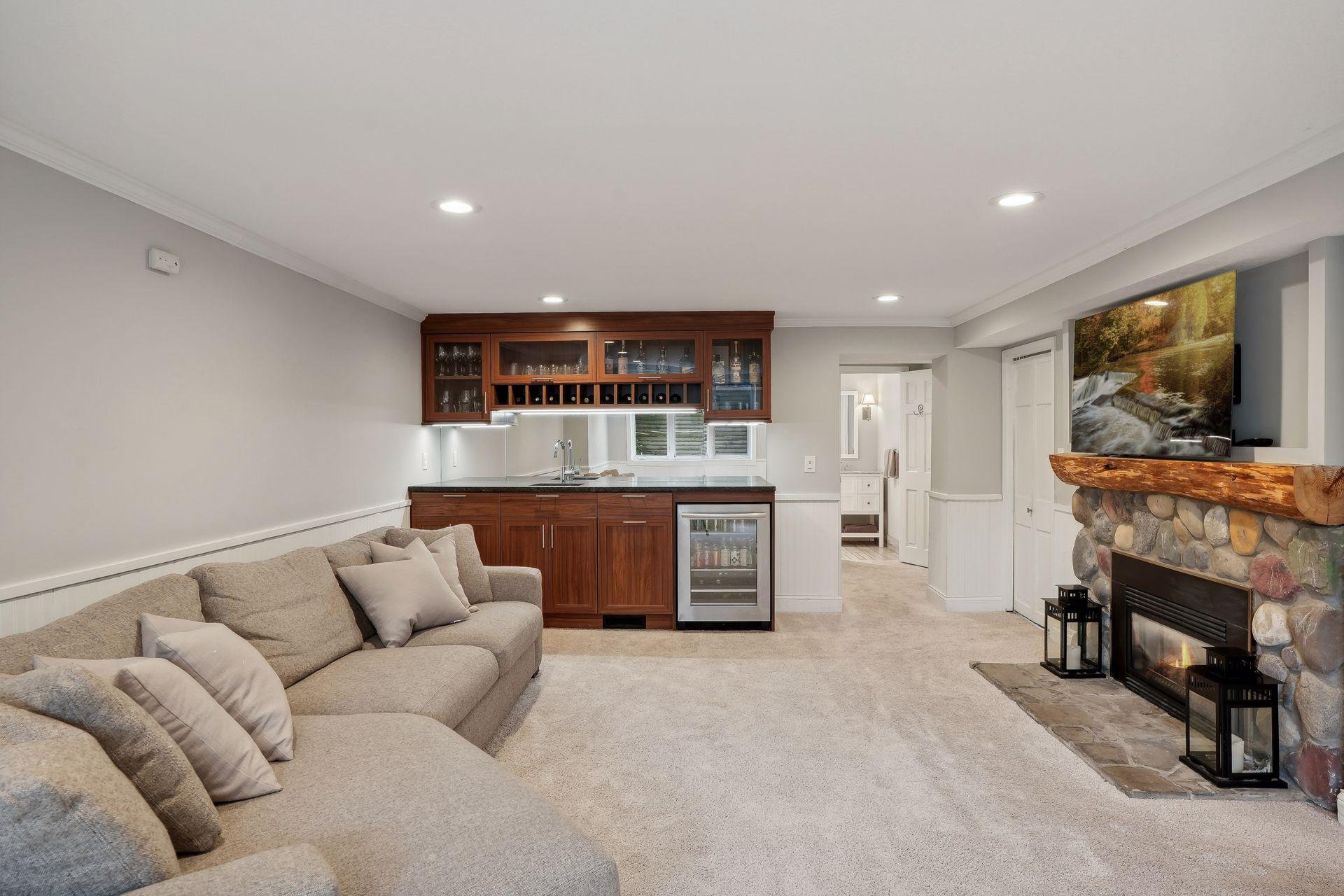 5600 Kellogg Place