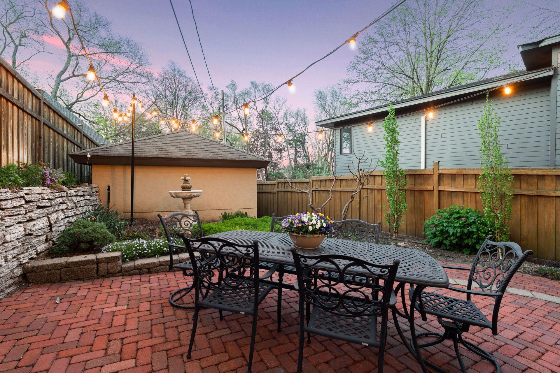 716 E Minnehaha Parkway