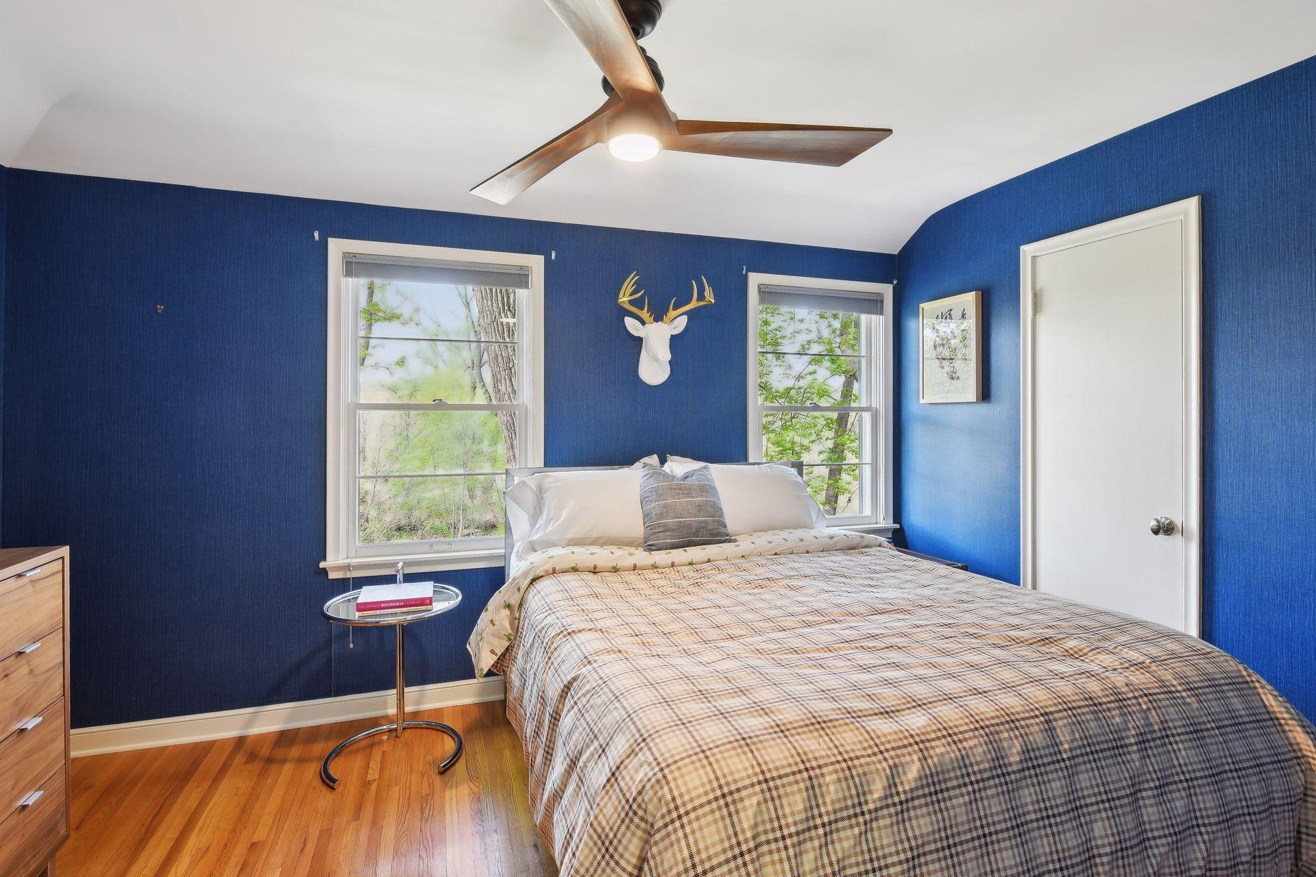 716 E Minnehaha Parkway