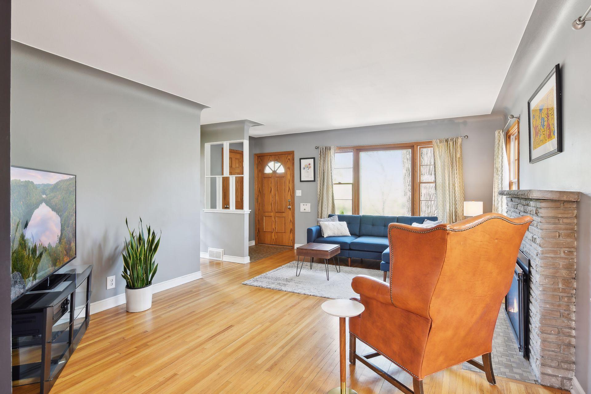 716 E Minnehaha Parkway