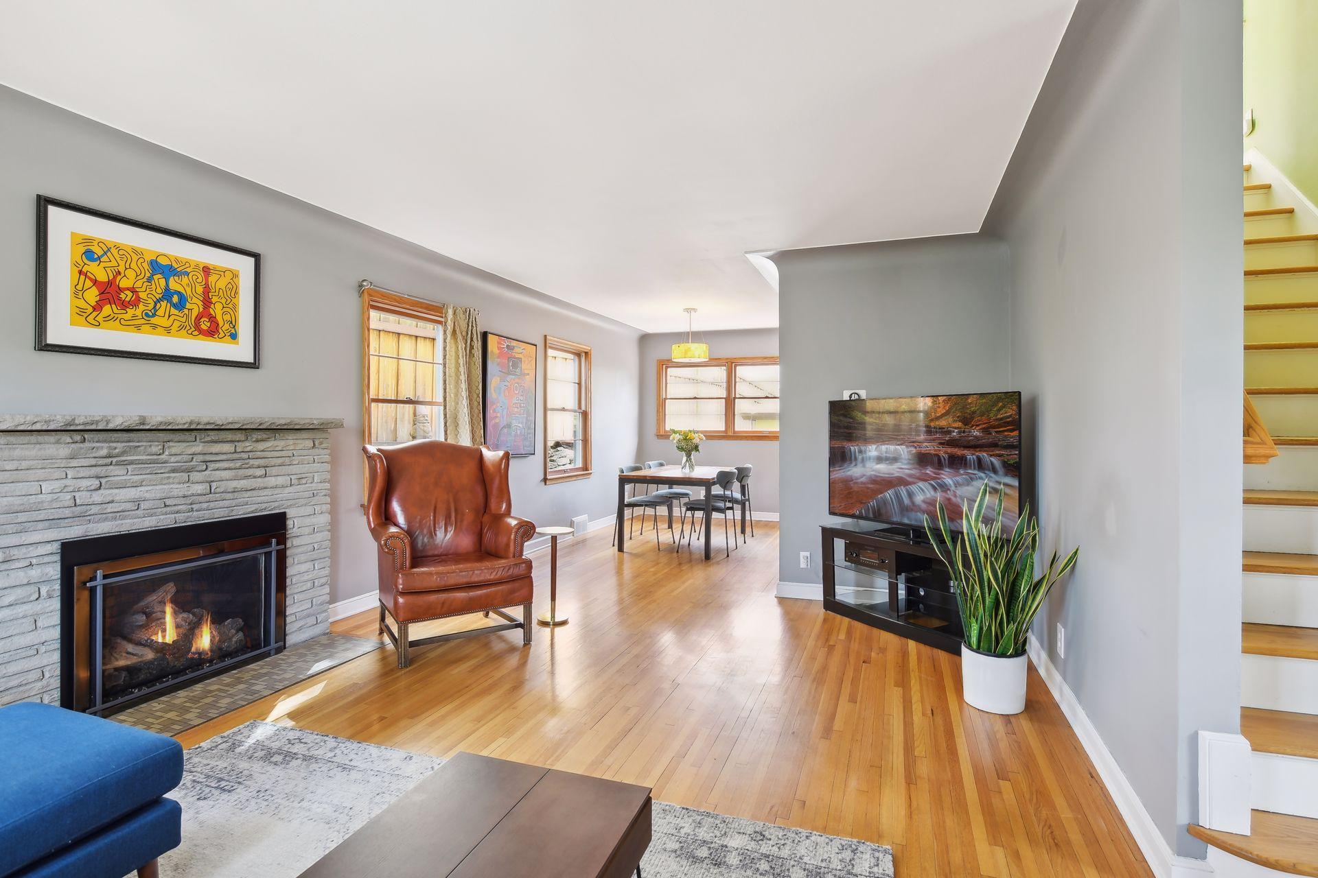 716 E Minnehaha Parkway