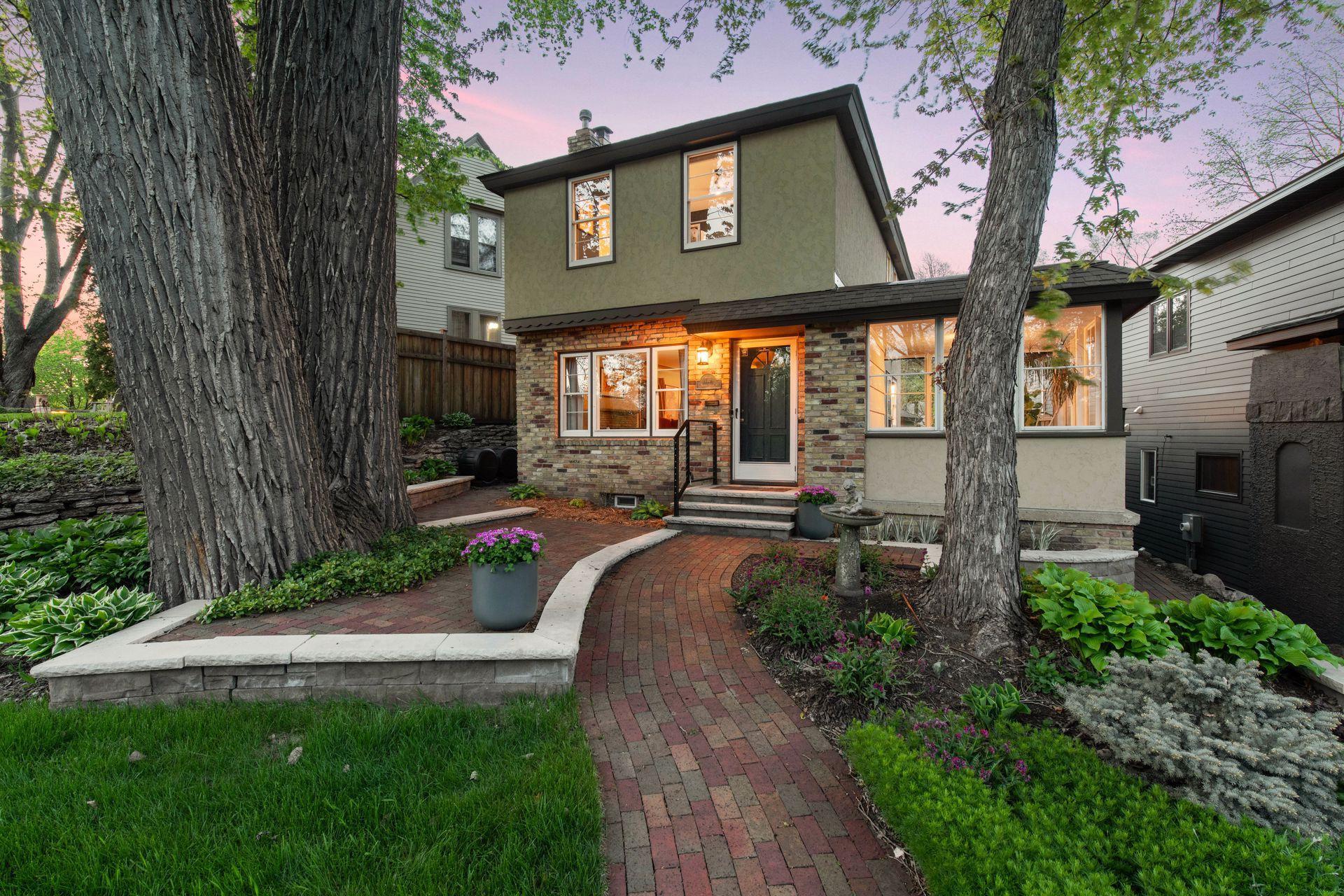 716 E Minnehaha Parkway