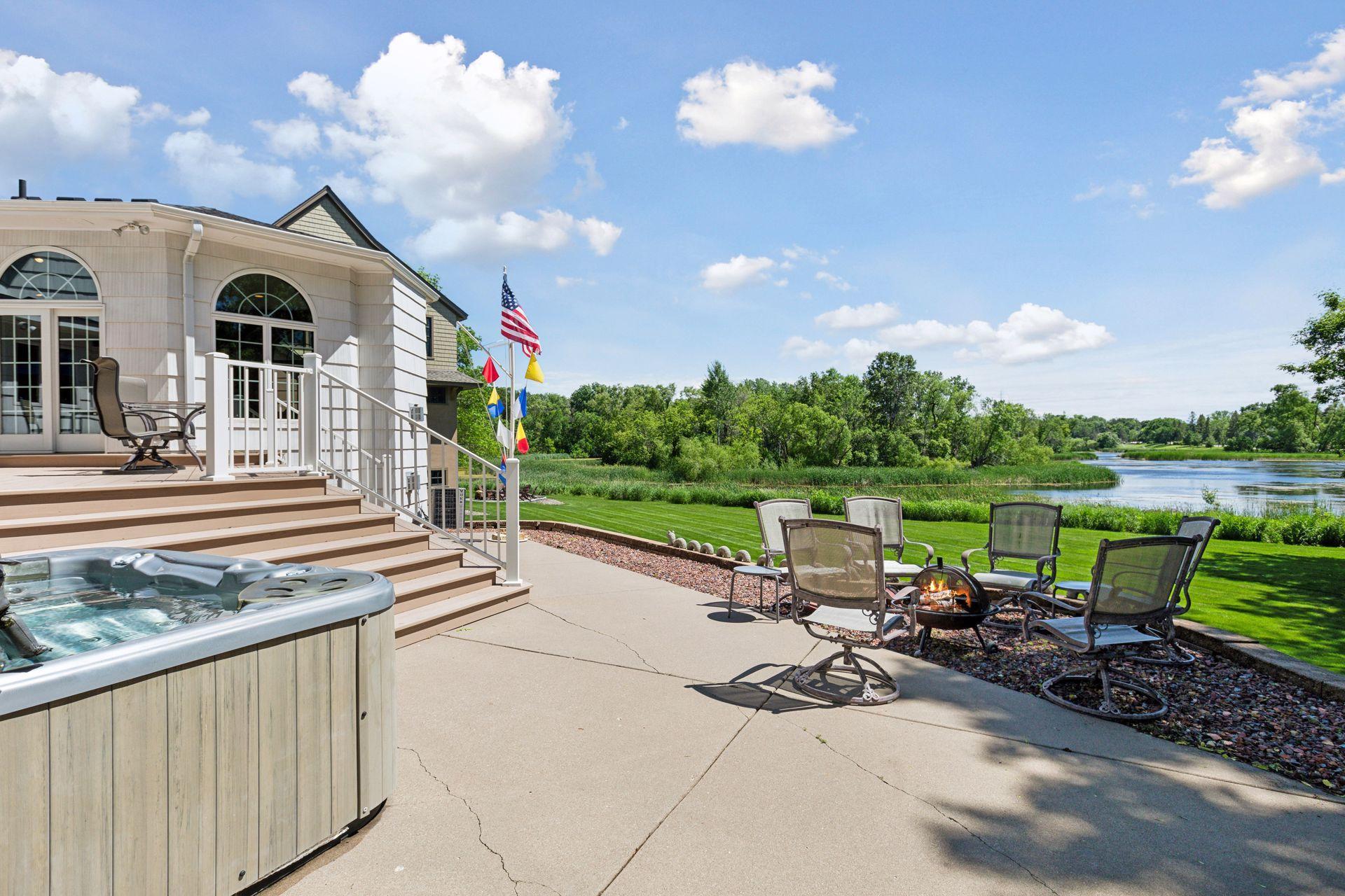 5637 Interlachen Circle