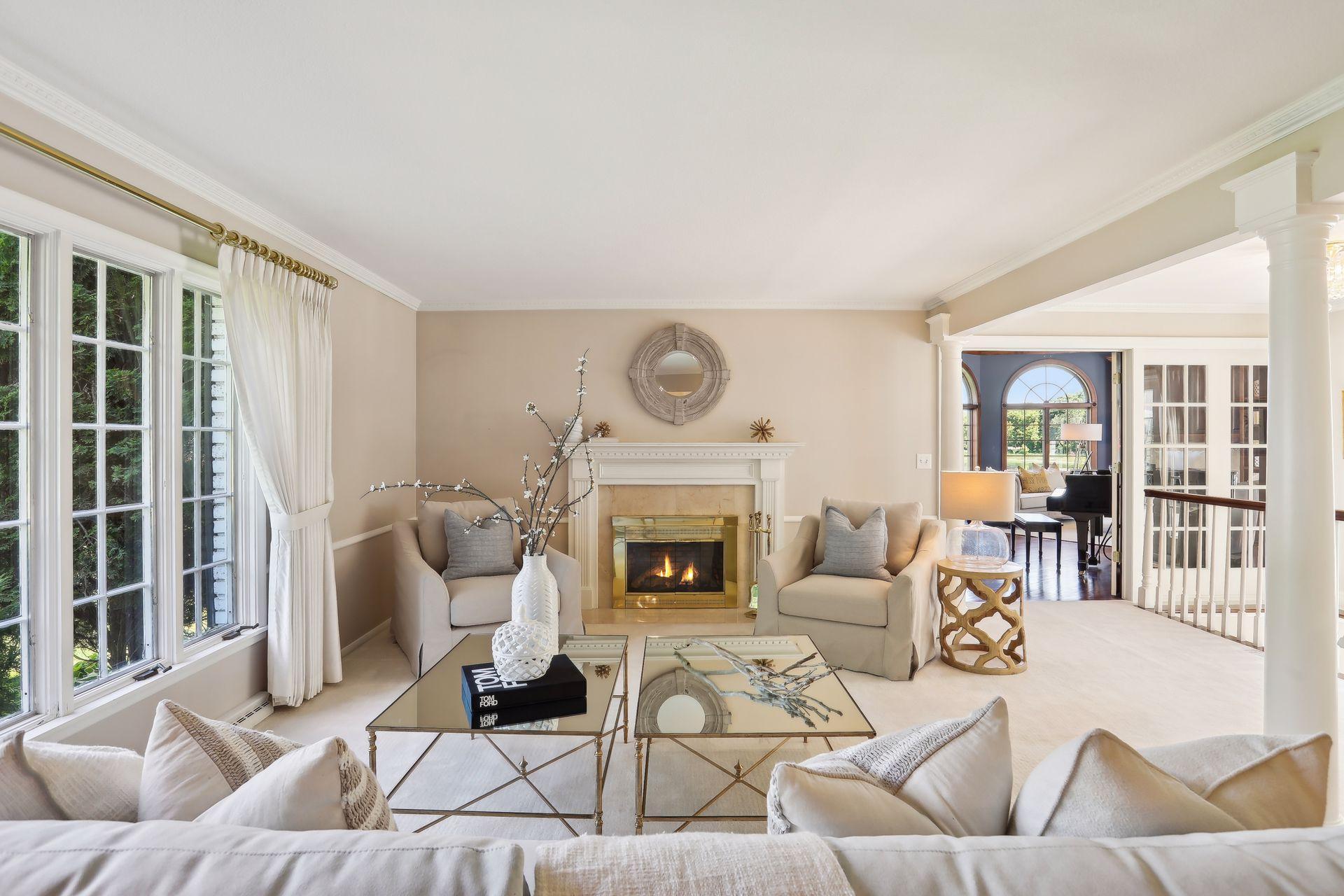 5637 Interlachen Circle