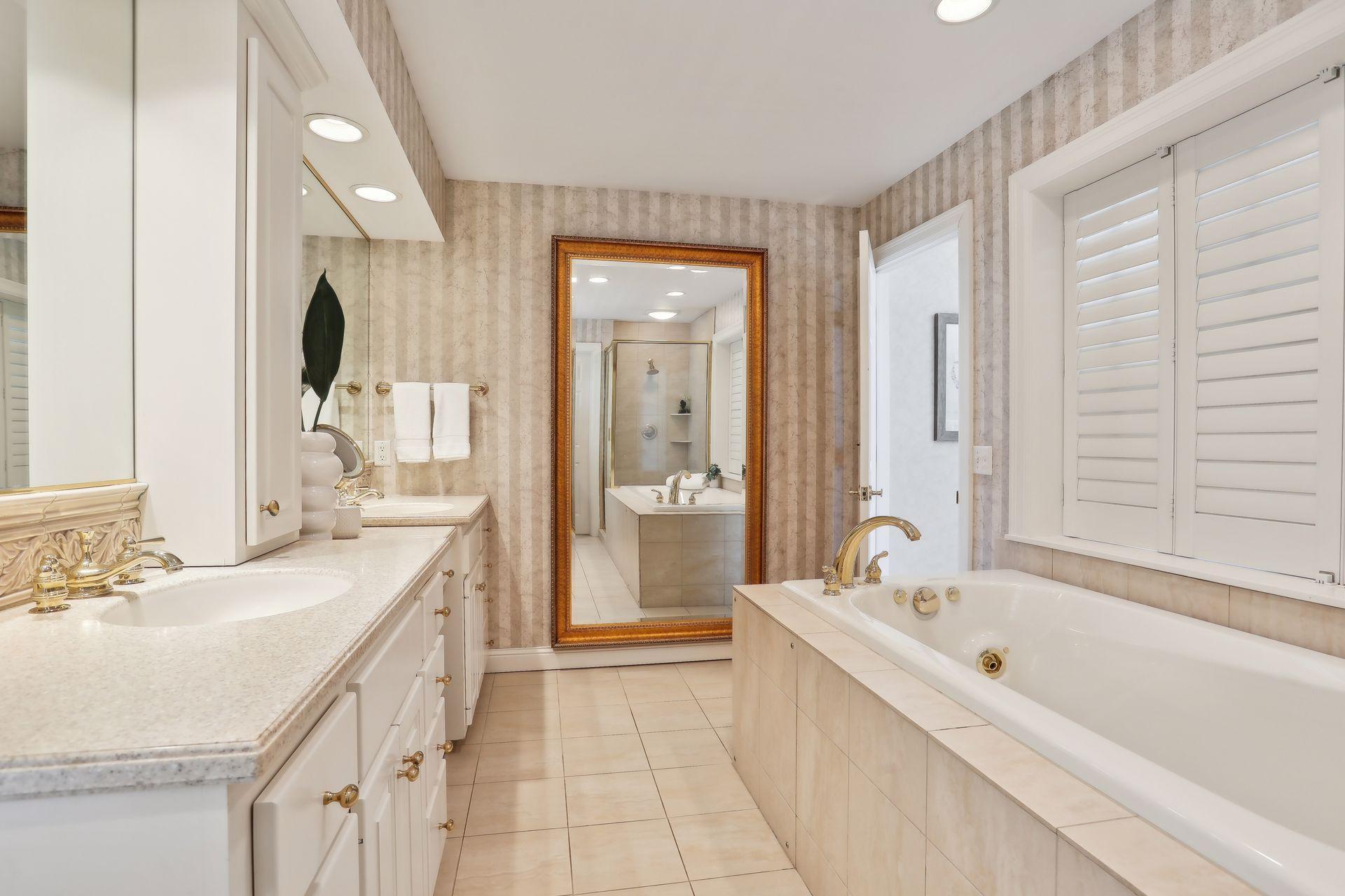 5637 Interlachen Circle