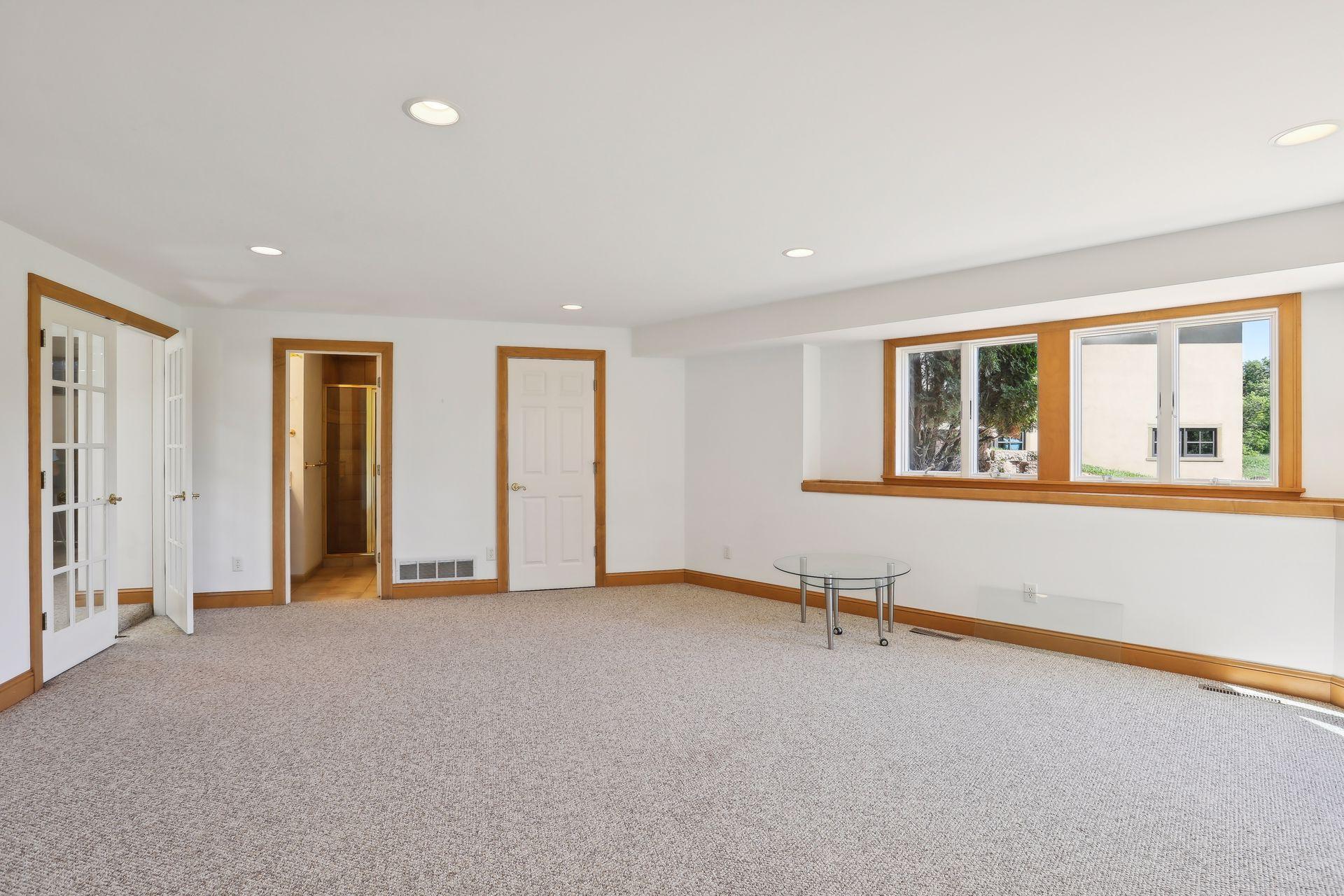 5637 Interlachen Circle