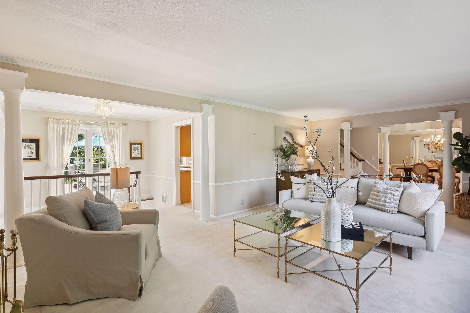 5637 Interlachen Circle