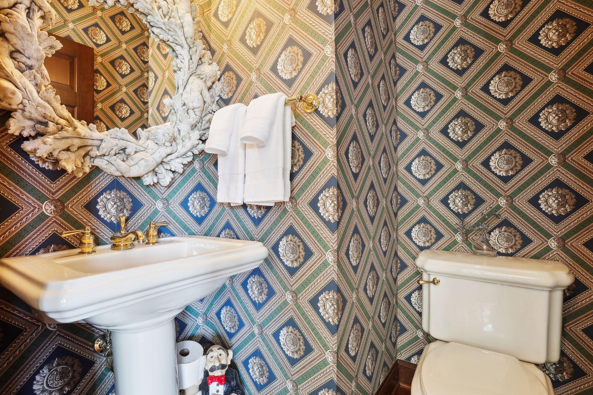 5637 Interlachen Circle