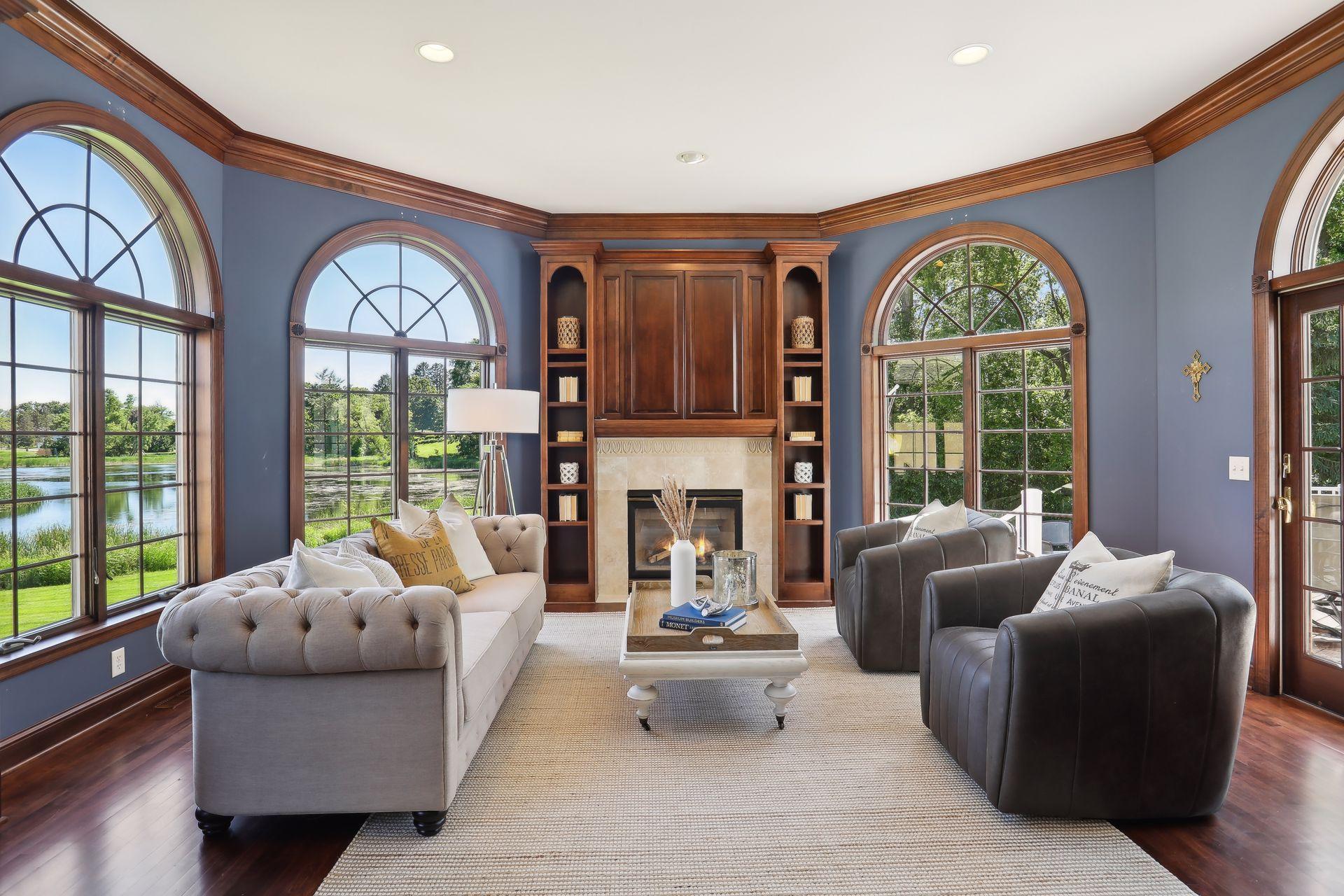 5637 Interlachen Circle