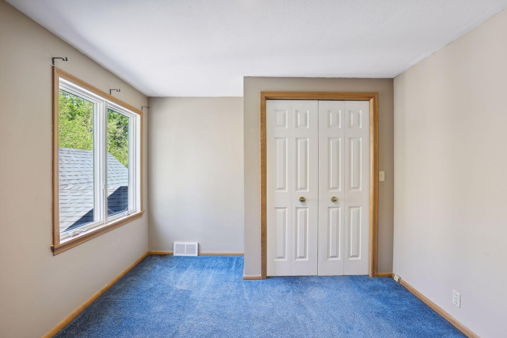 5637 Interlachen Circle