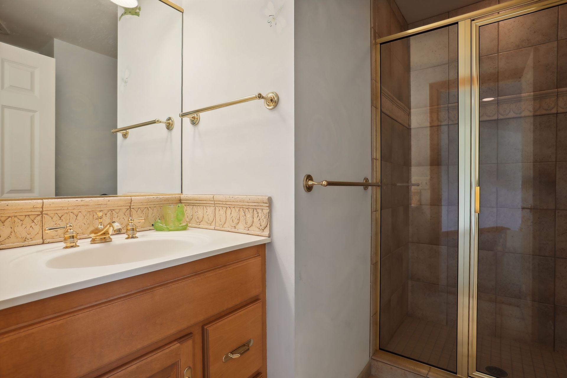 5637 Interlachen Circle