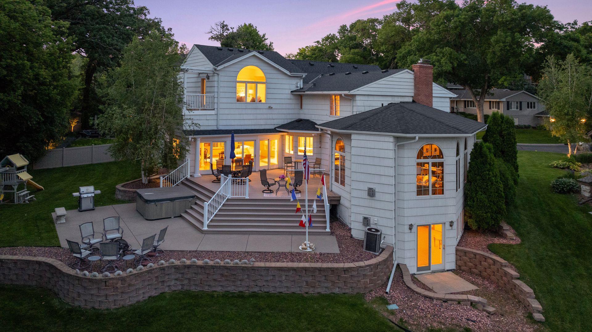 5637 Interlachen Circle