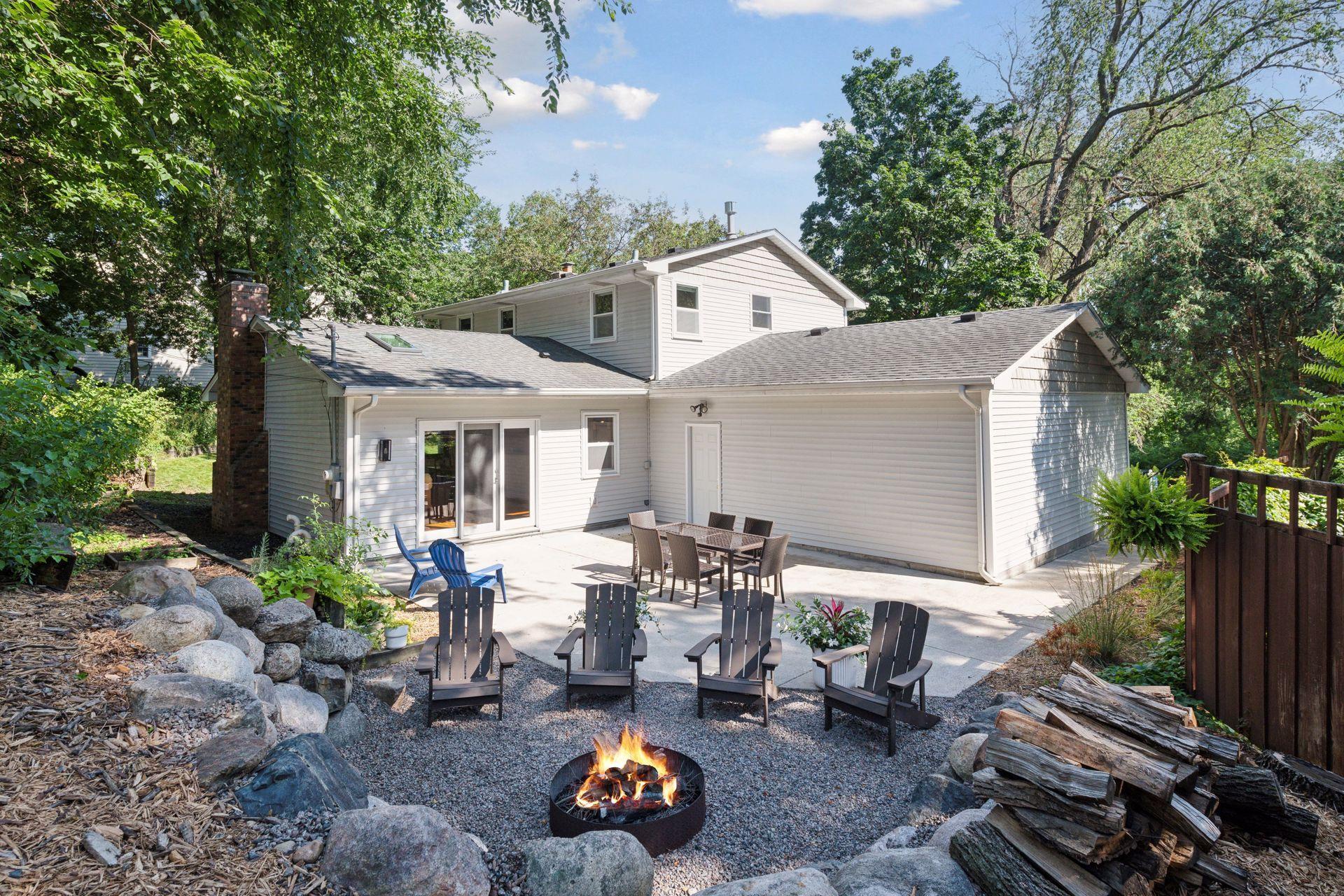 6216 Meadowbrook Boulevard