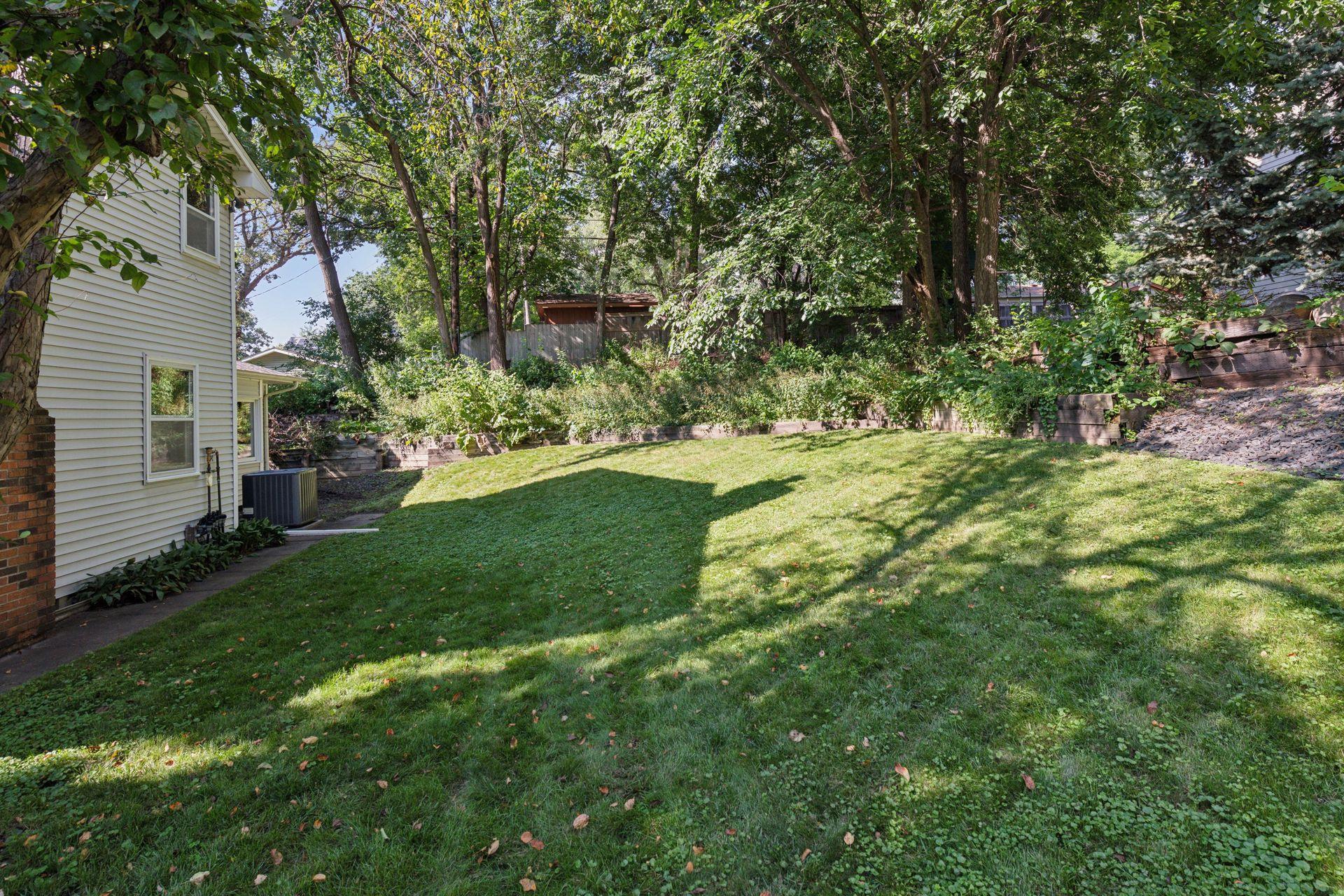 6216 Meadowbrook Boulevard