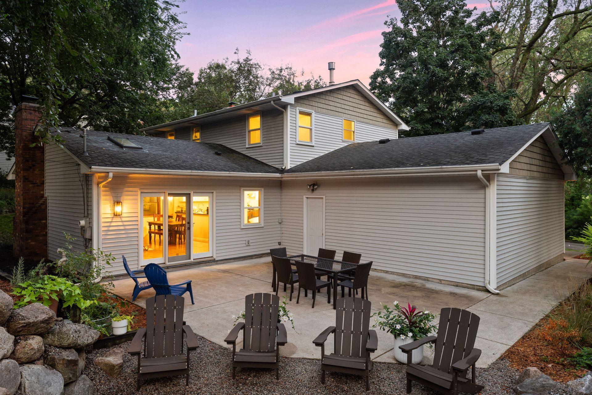 6216 Meadowbrook Boulevard