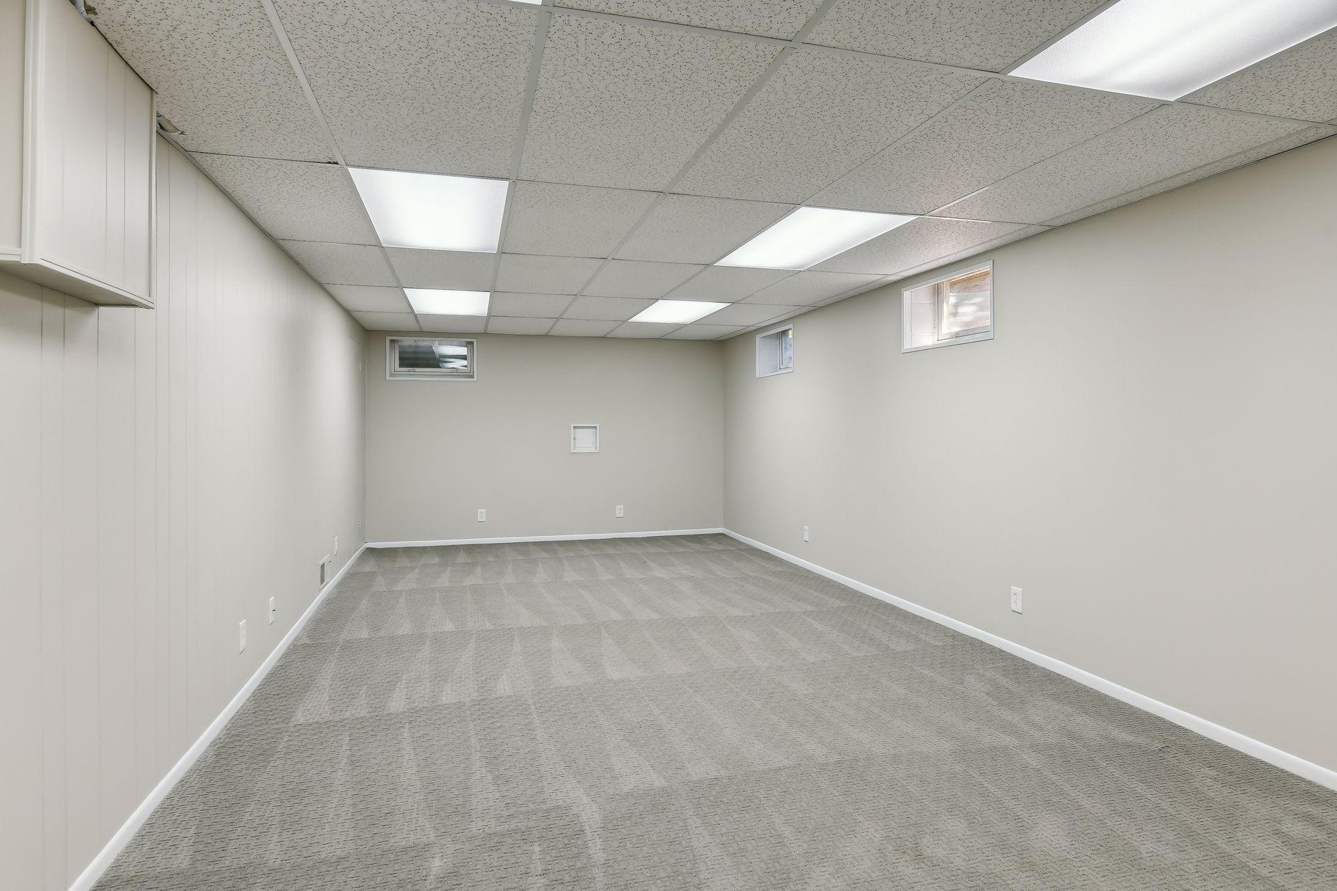 6216 Meadowbrook Boulevard