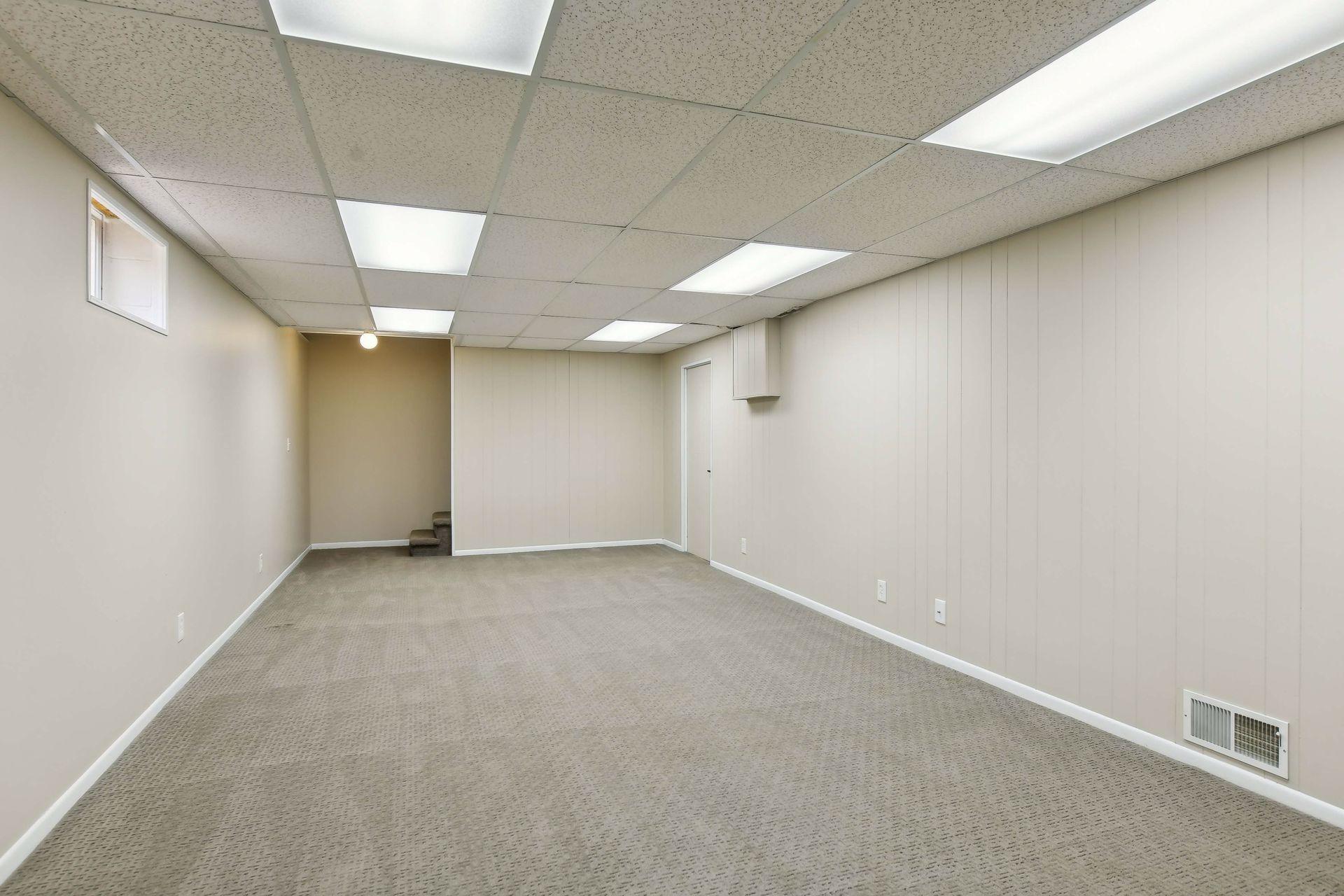 6216 Meadowbrook Boulevard