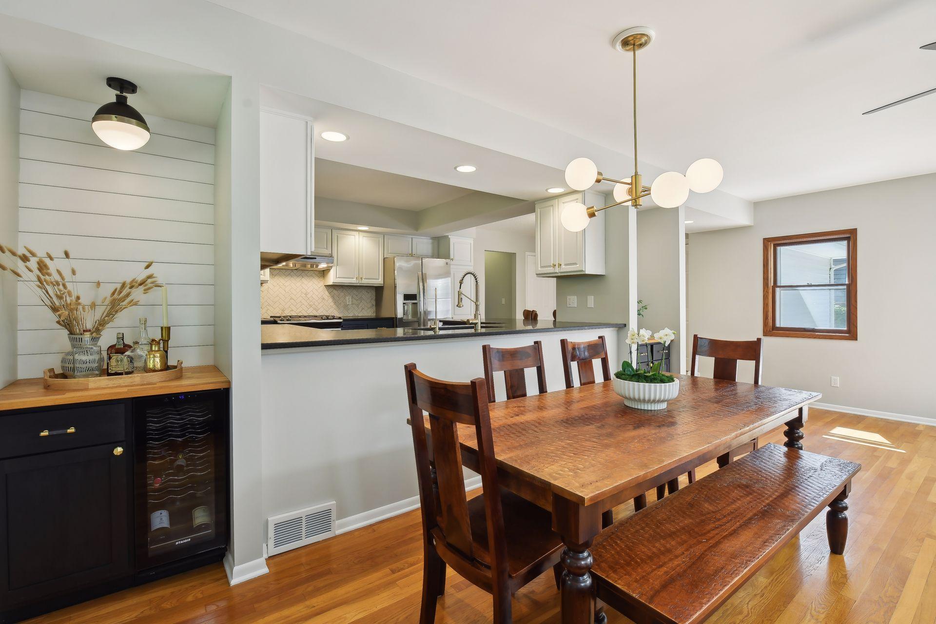 6216 Meadowbrook Boulevard