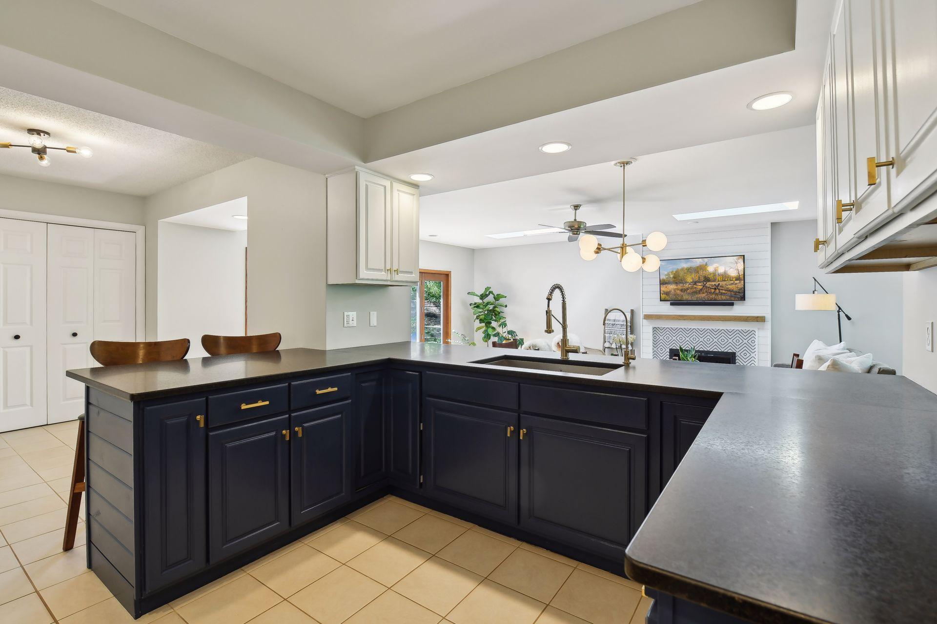 6216 Meadowbrook Boulevard