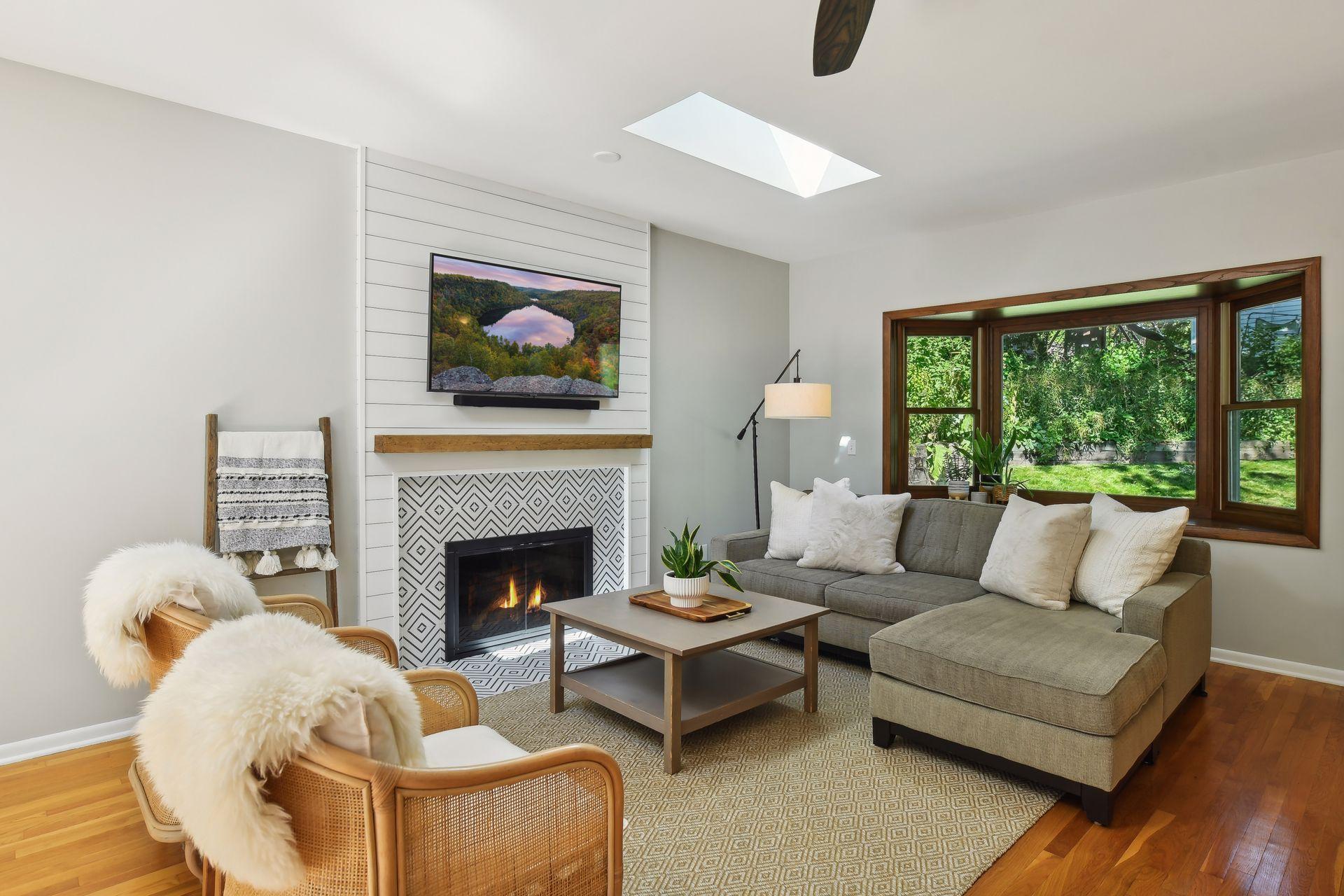 6216 Meadowbrook Boulevard