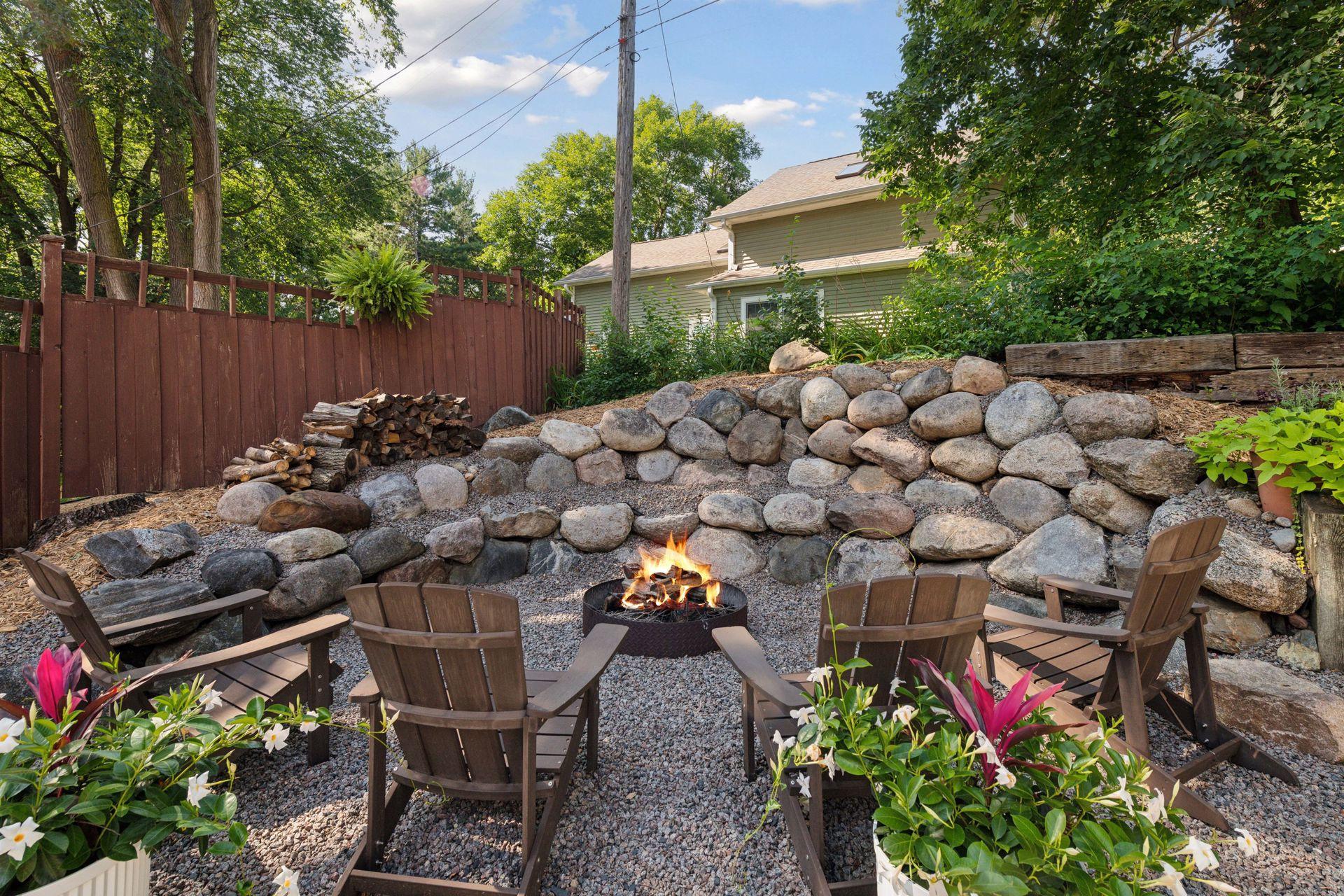 6216 Meadowbrook Boulevard