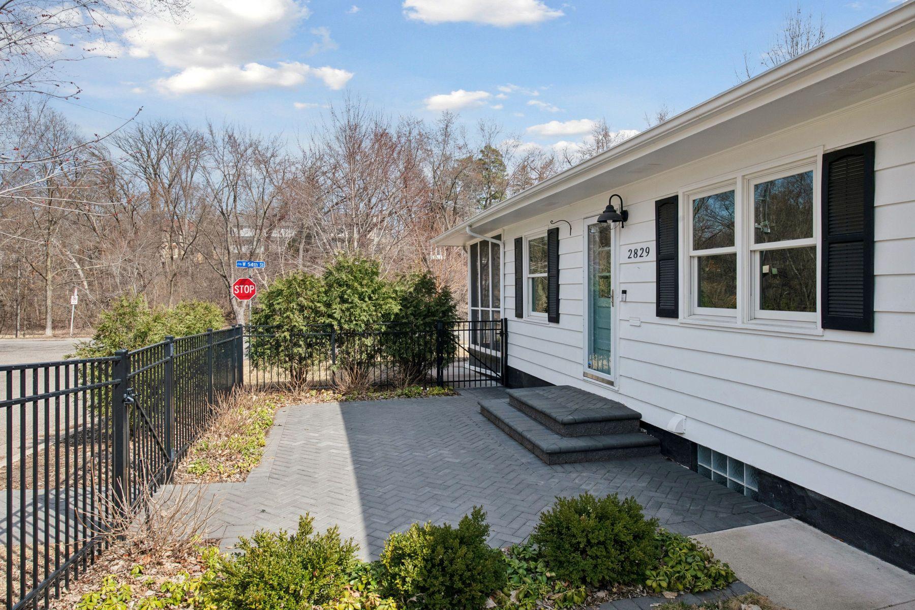 2829 W 54th Street
