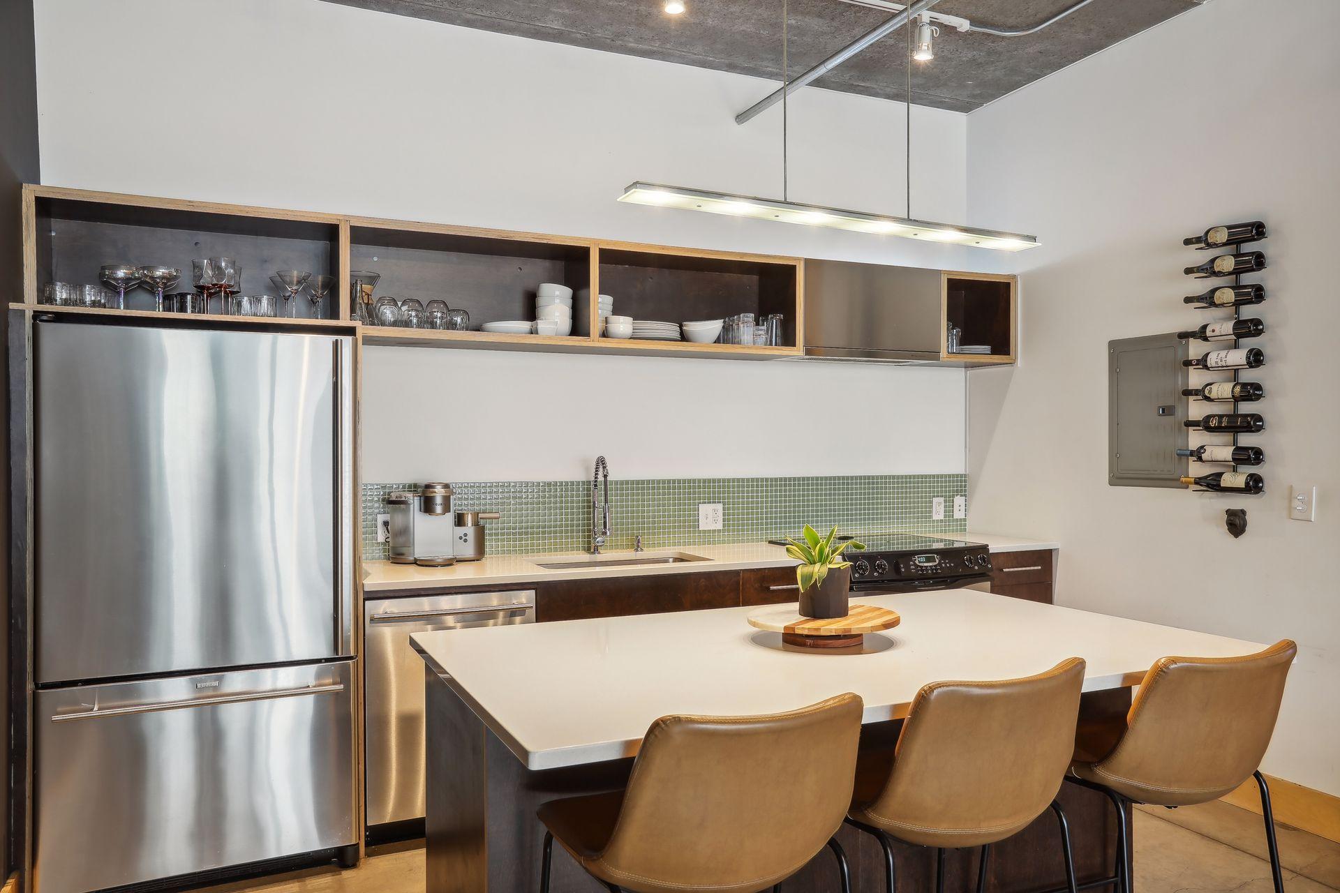 345 6th Avenue N Unit: 201