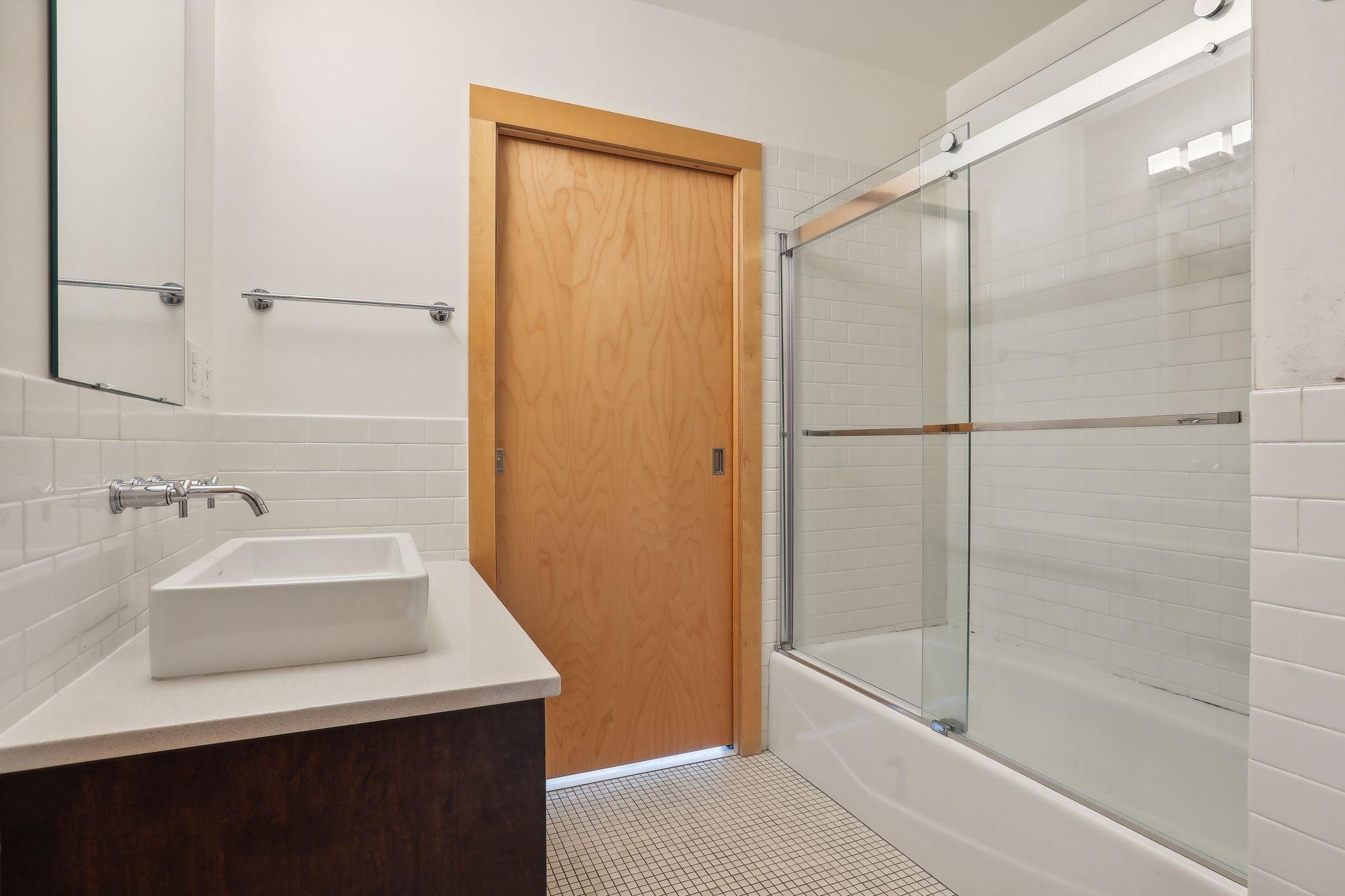 345 6th Avenue N Unit: 201