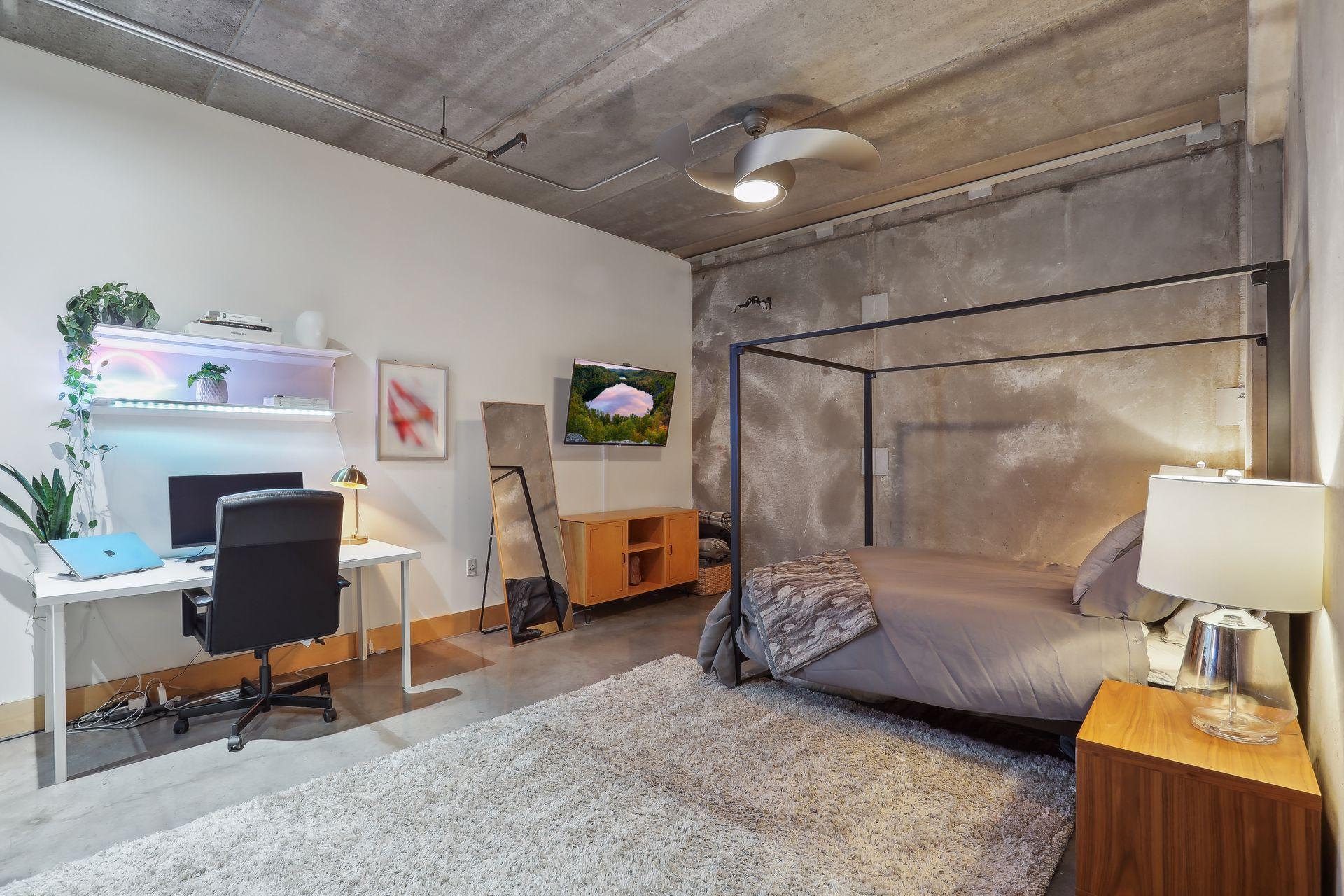 345 6th Avenue N Unit: 201