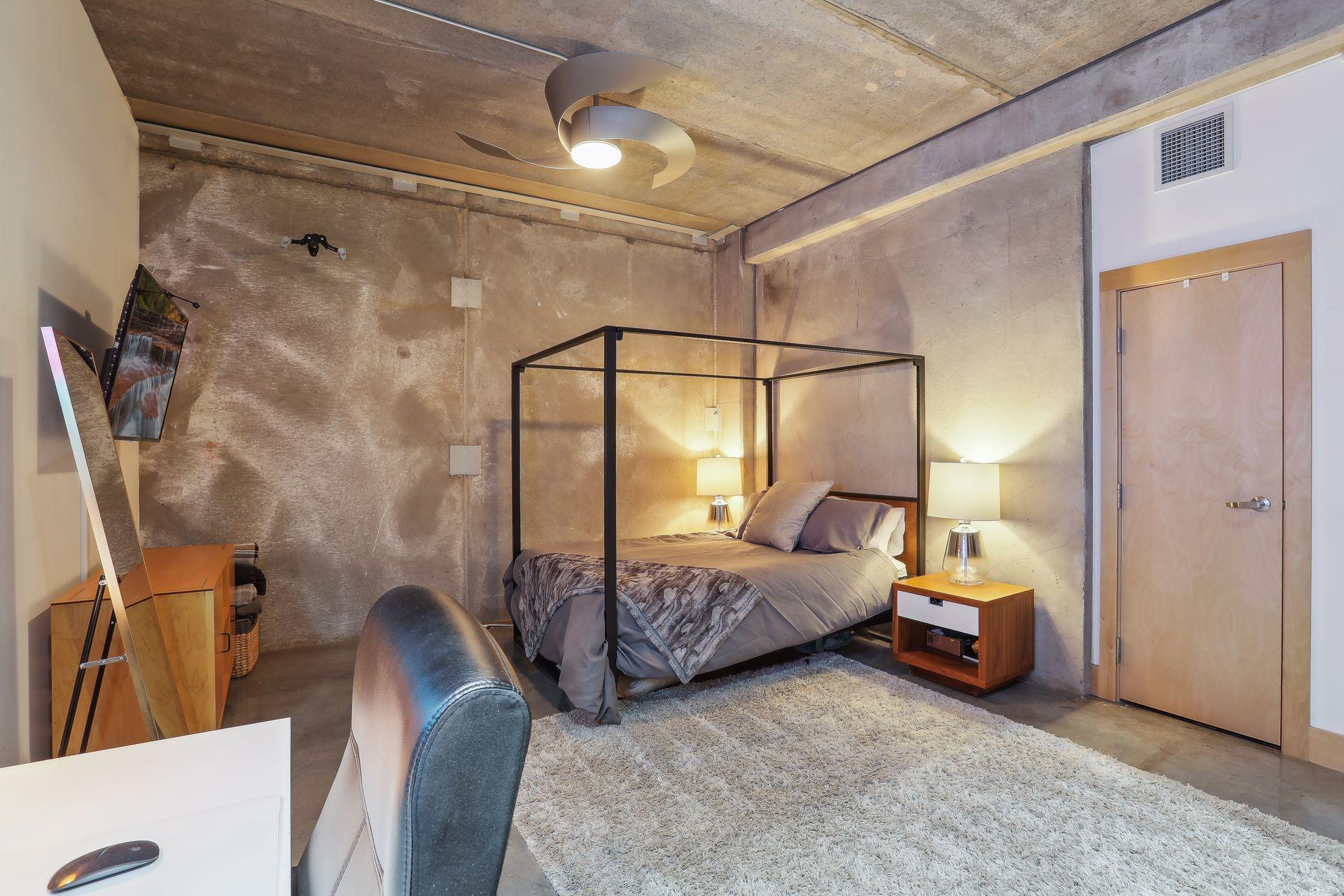 345 6th Avenue N Unit: 201