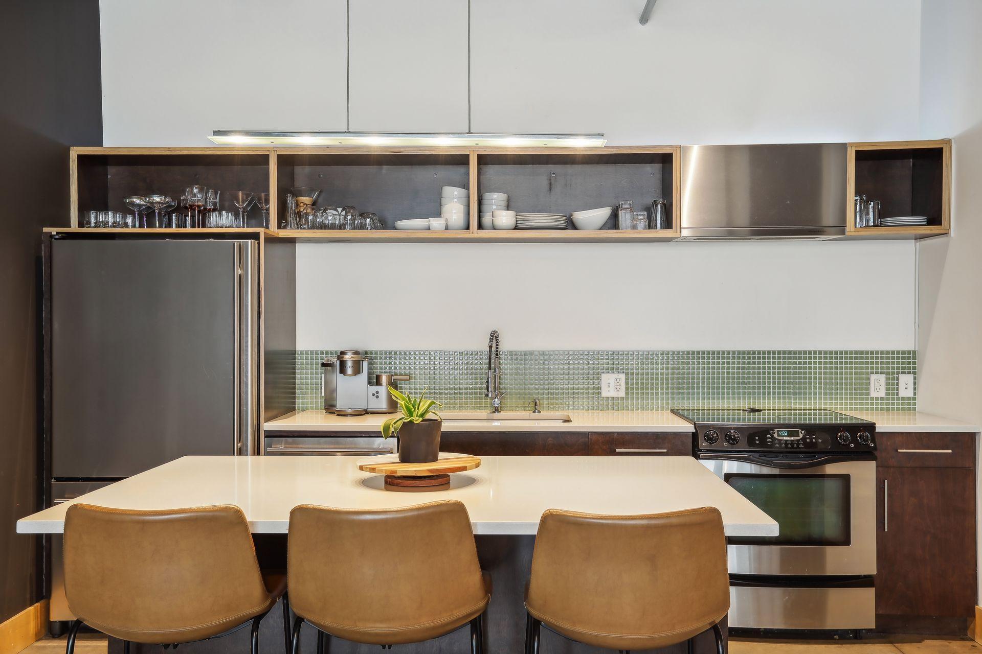 345 6th Avenue N Unit: 201